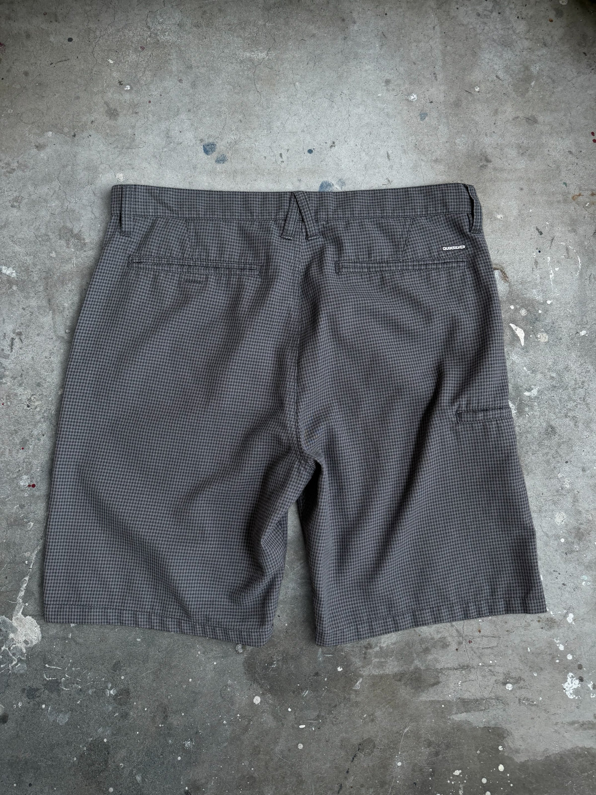 Checkered Quiksilver Shorts - 34”
