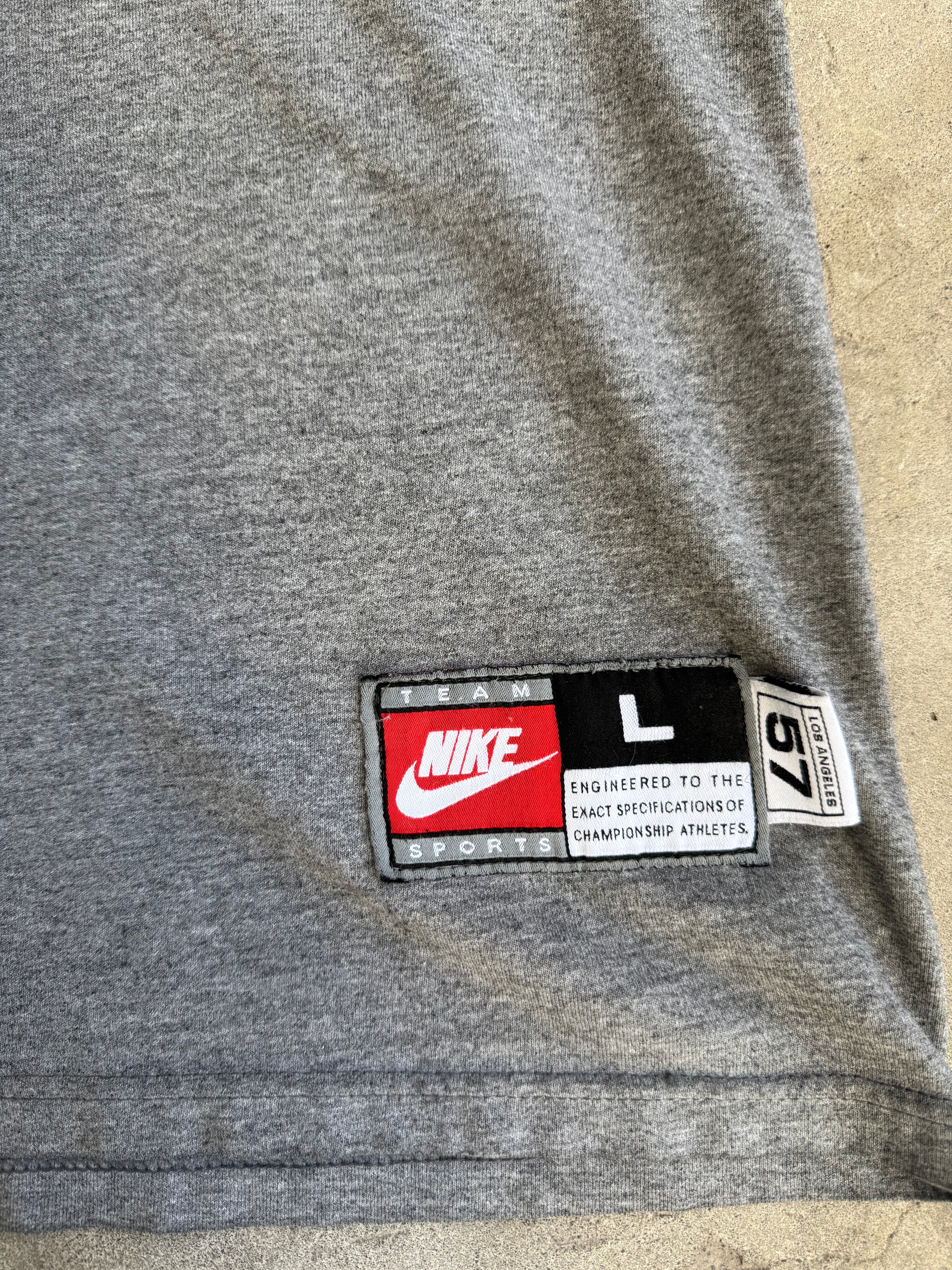 Lakers Nike Tshirt - XL
