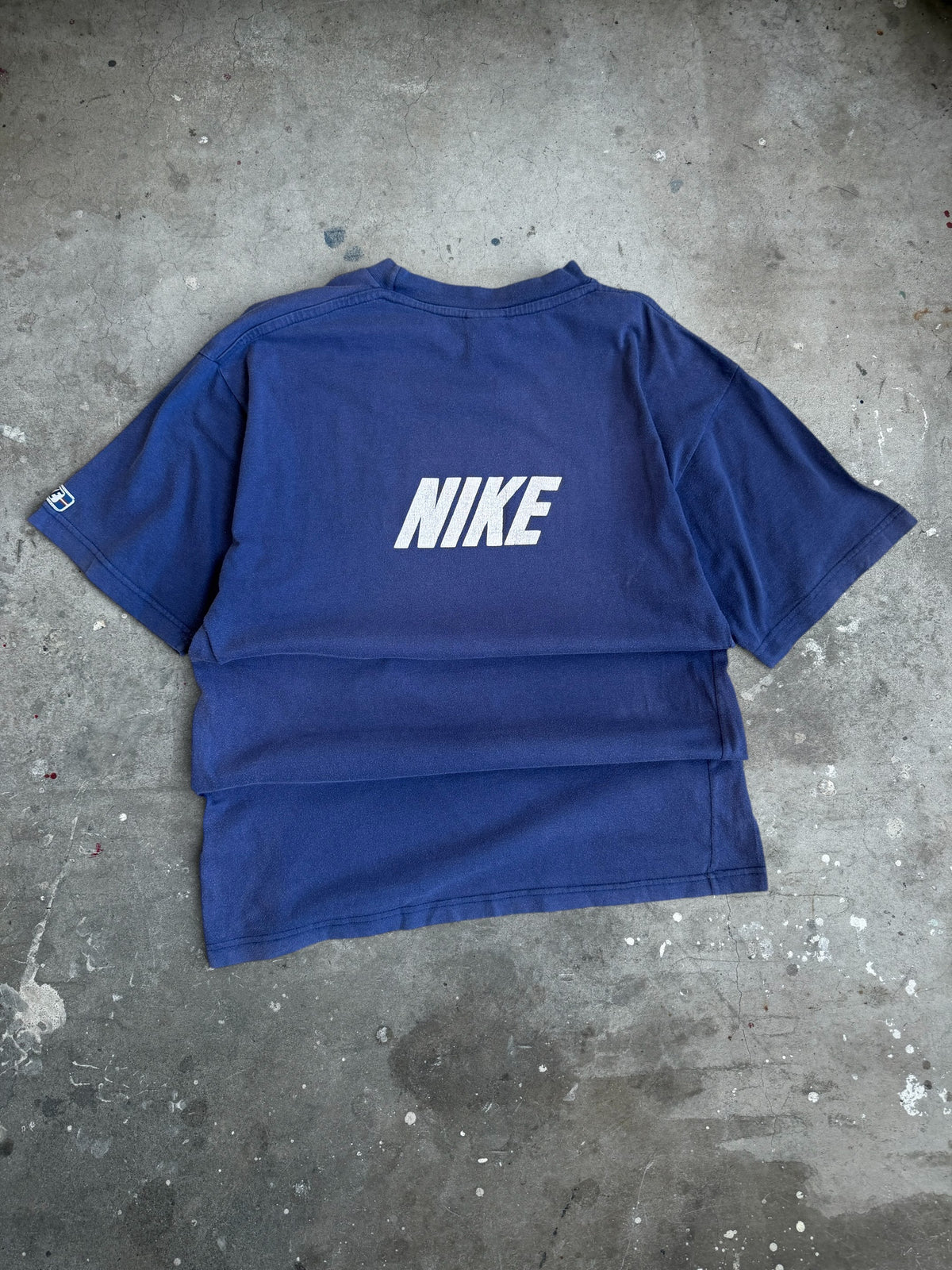 Navy Nike T-shirt - M