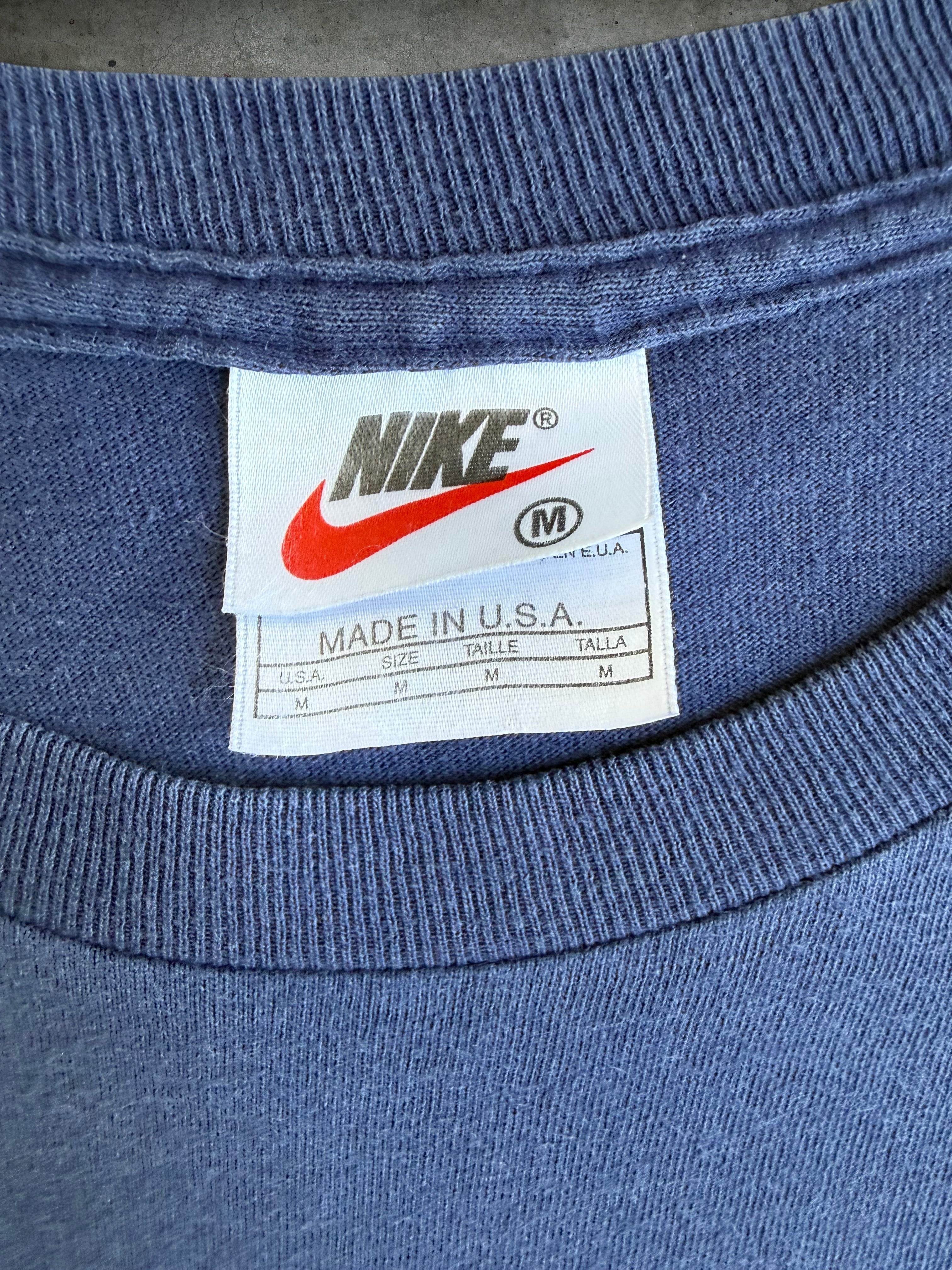 Nike Textured Swoosh Tshirt - M