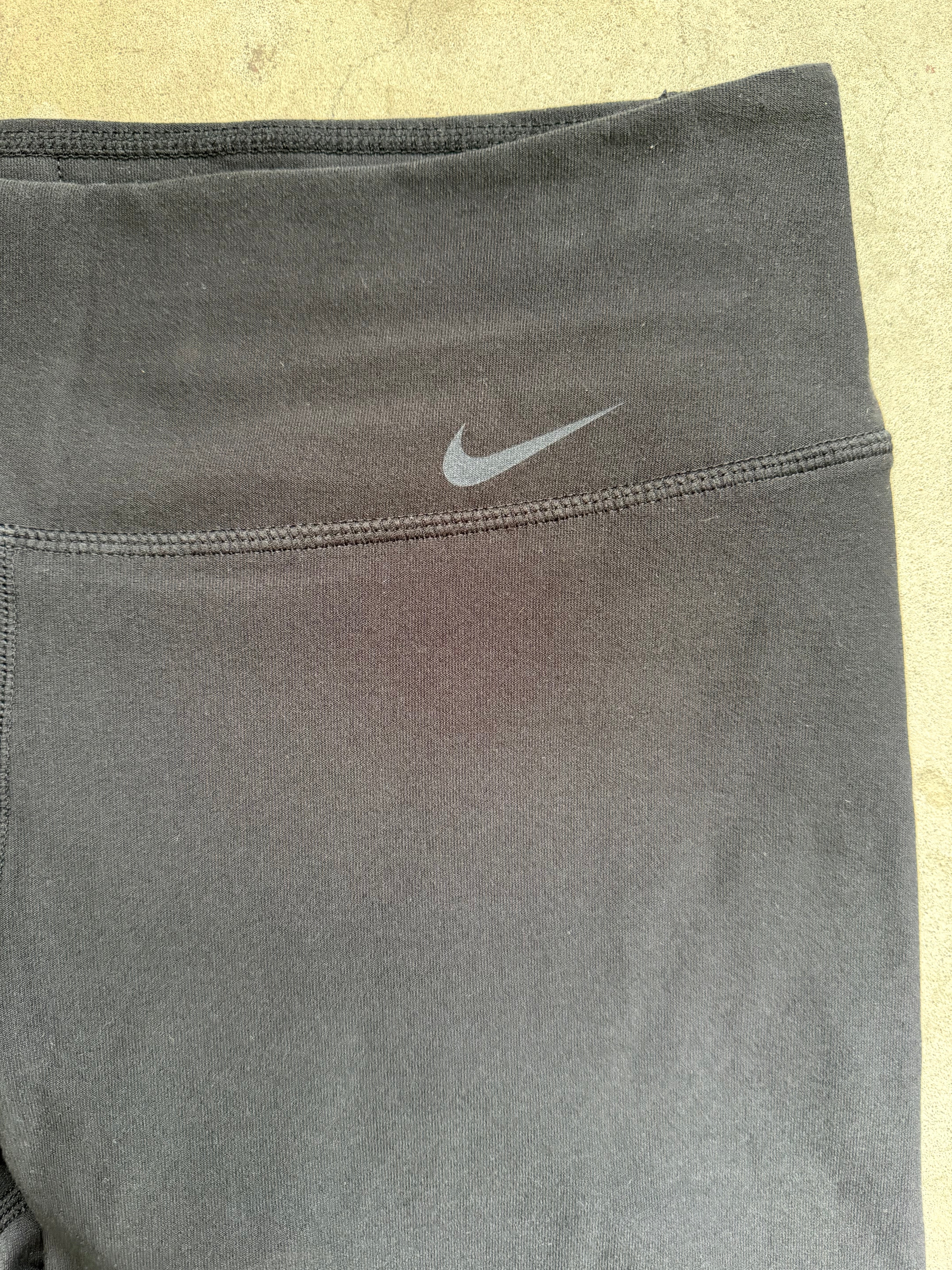 Black Nike Capri - S