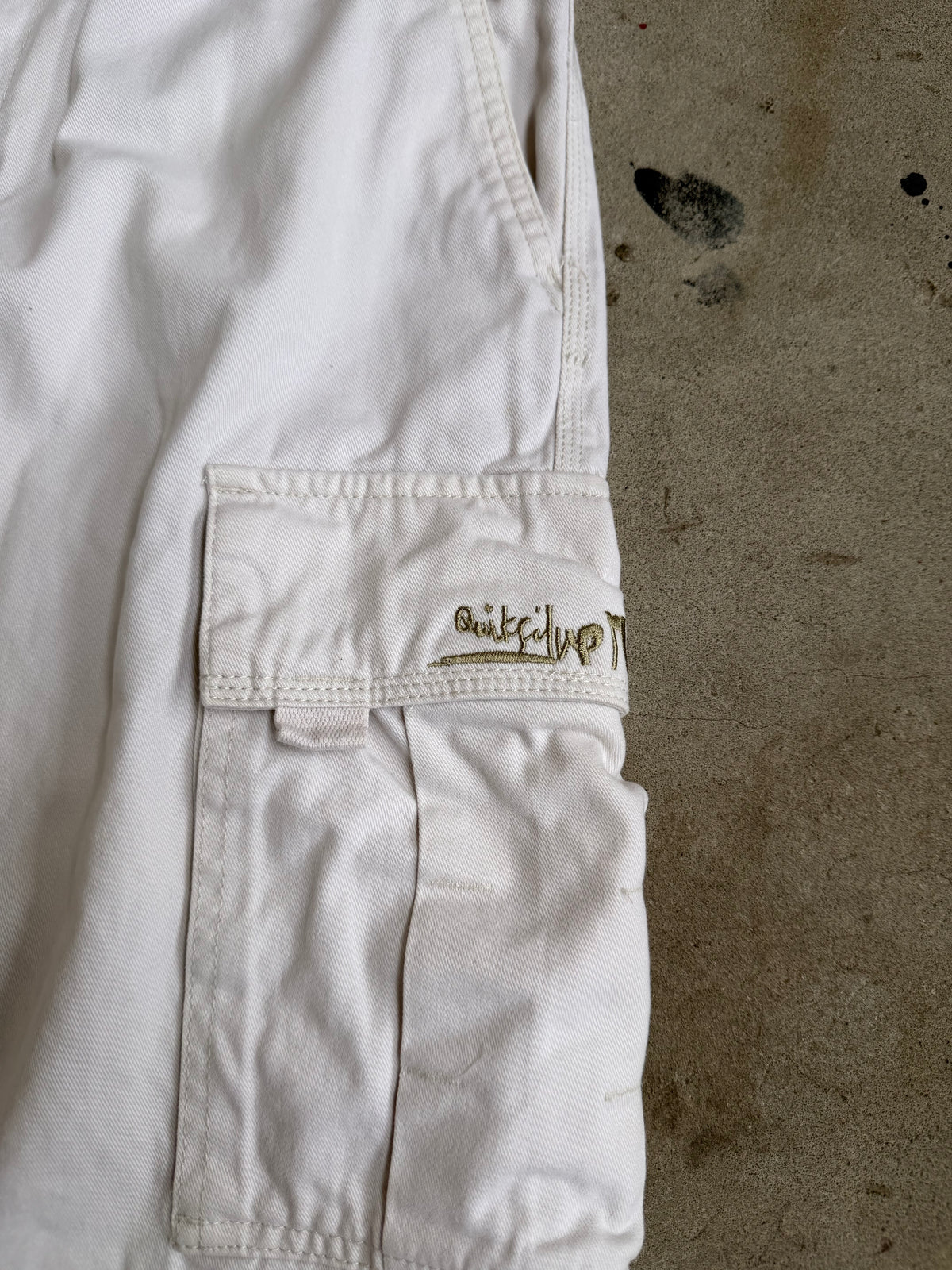 Cream Quiksilver Cargo Shorts - 30”