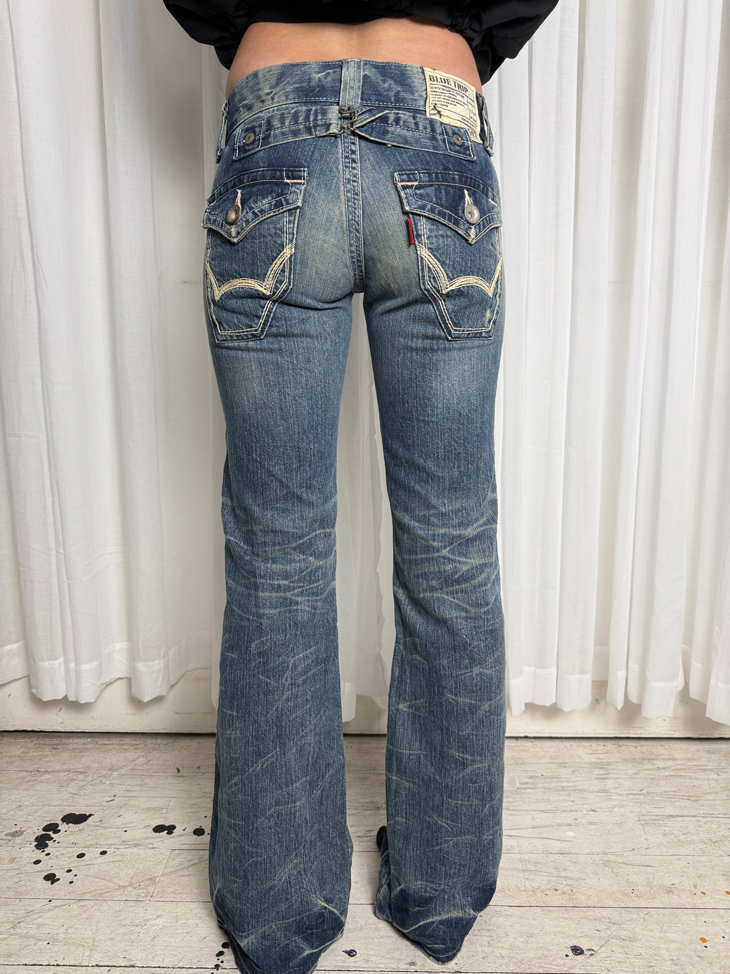 Low Rise Wash Jeans - XS