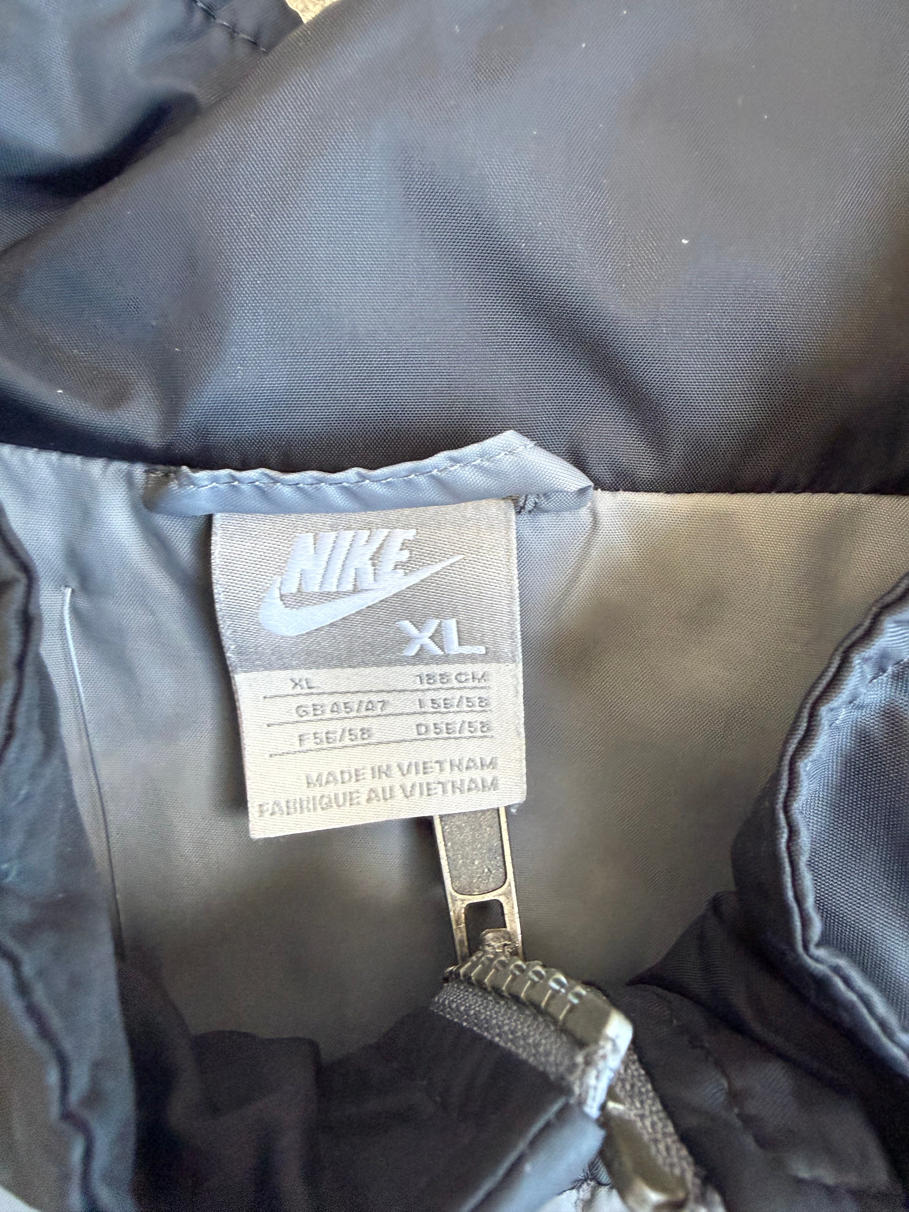 Two Toned Nike Spray Jacket - XL