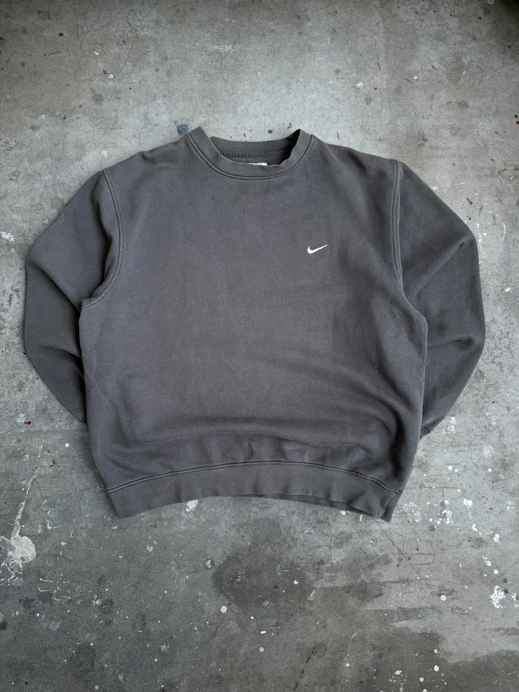 Black Nike Small Swoosh Jumper - L