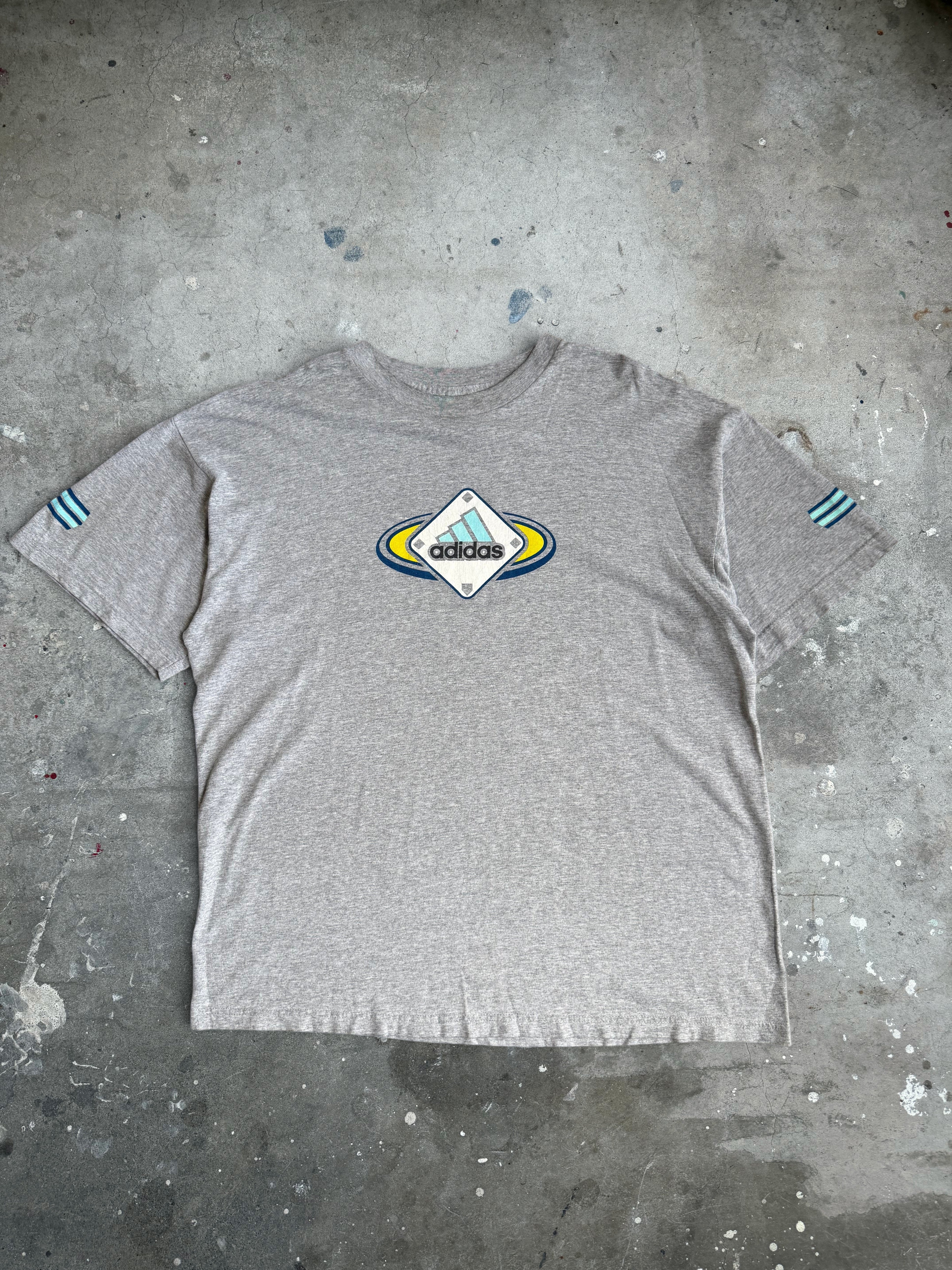 Adidas Graphic Tshirt - L