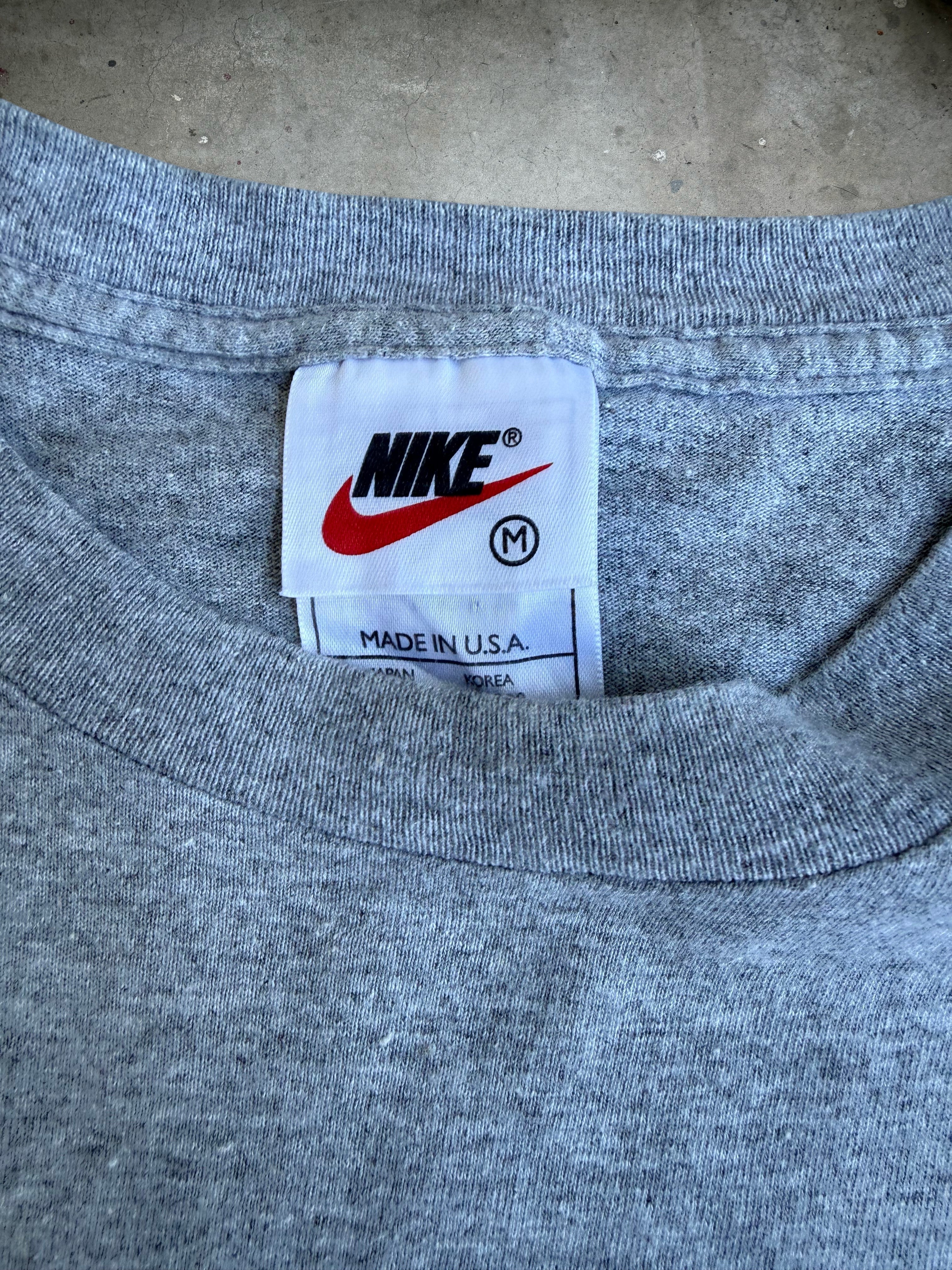 Nike Spellout Swoosh Tshirt - M