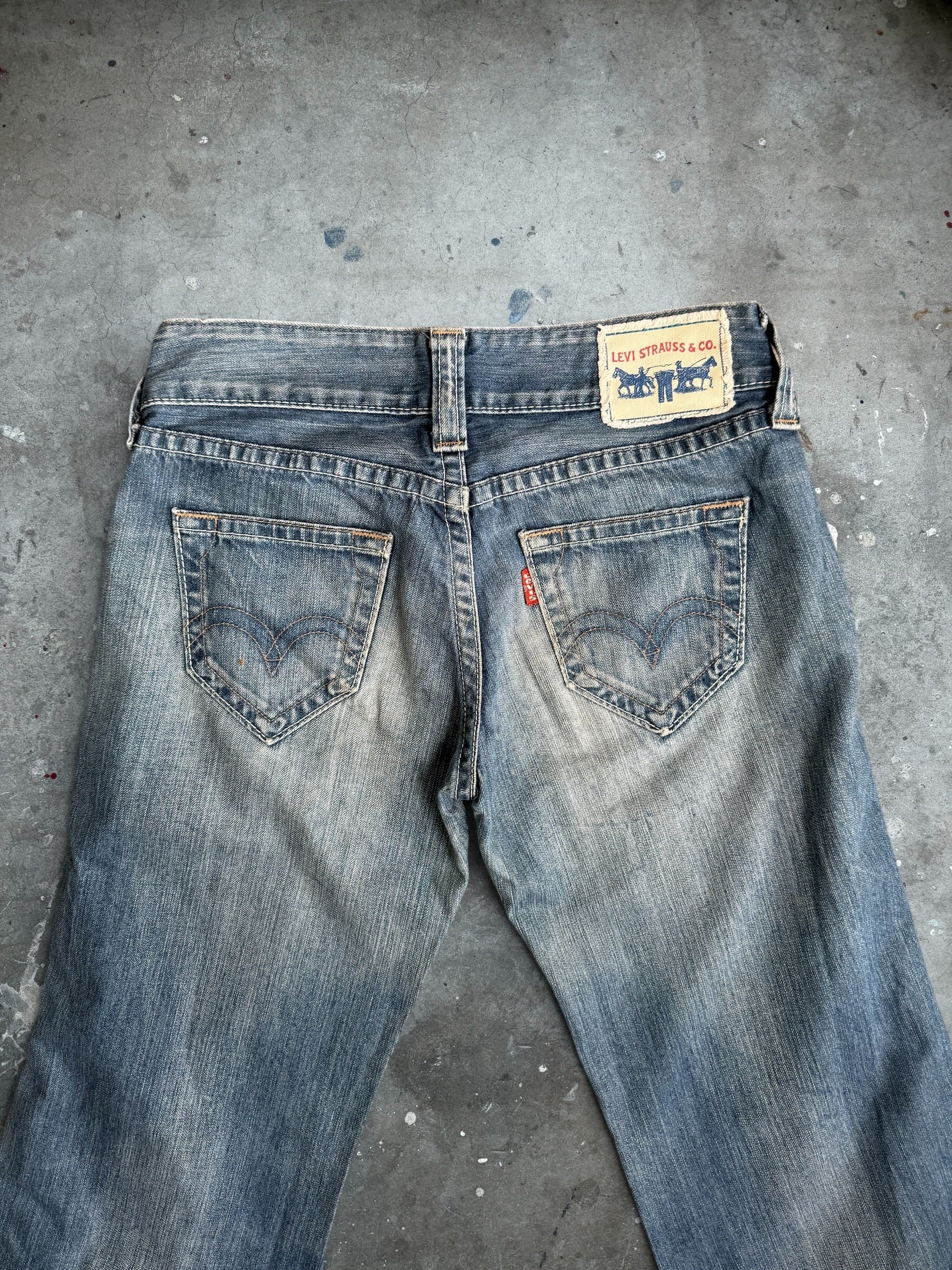 Levi Low Rise Jeans - 27”
