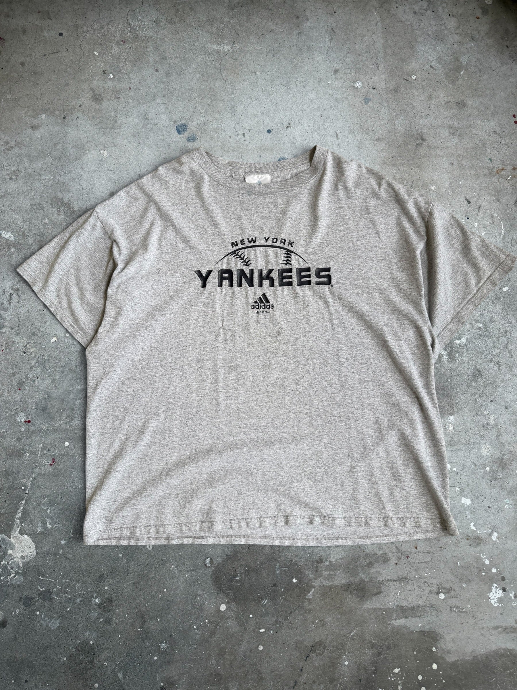 Adidas Yankees Tshirt - XL