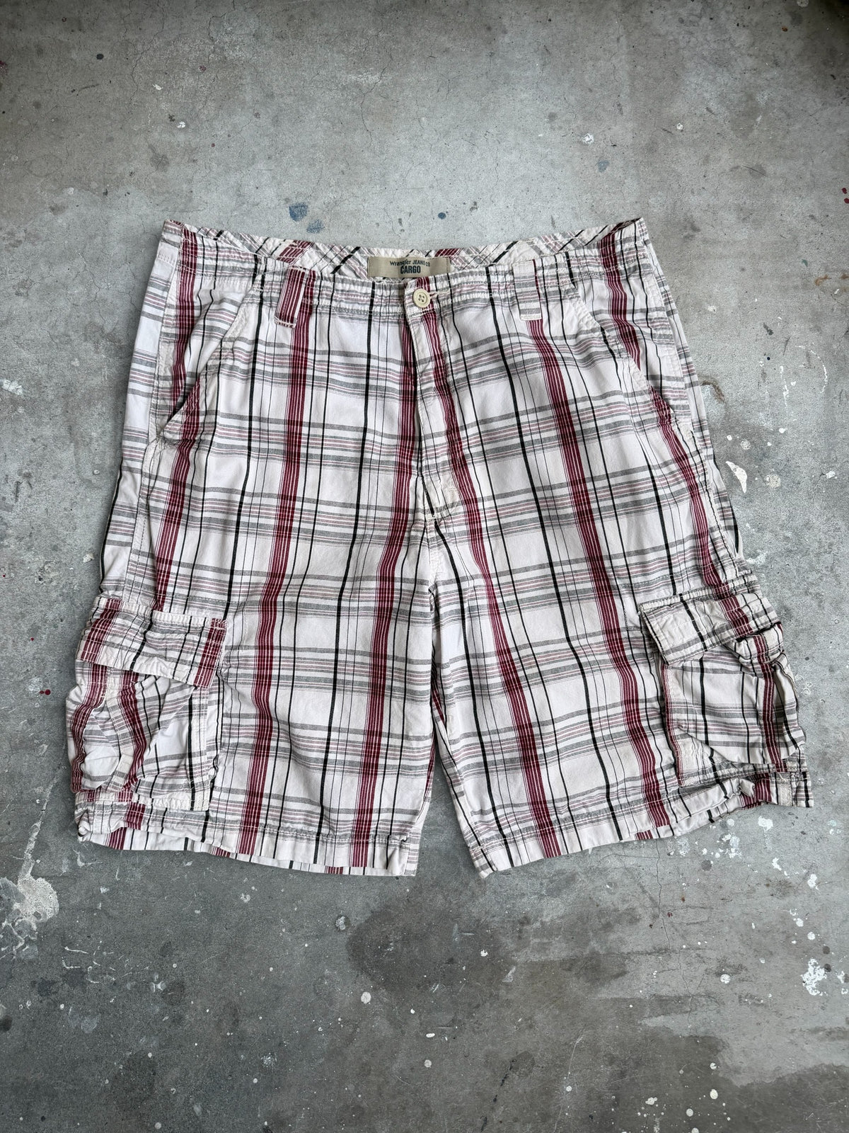 Plaid Wrangler Cargo Shorts - 34”