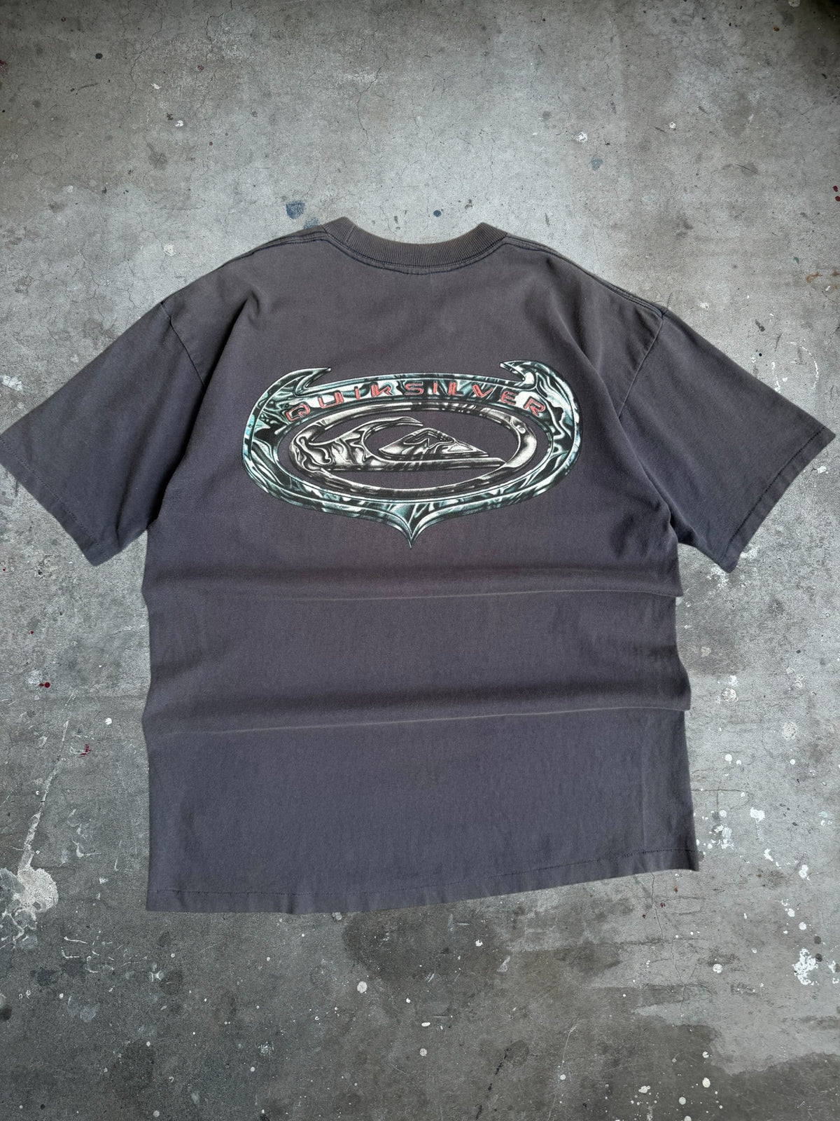 90s Quiksilver Graphic Shield Tshirt - L