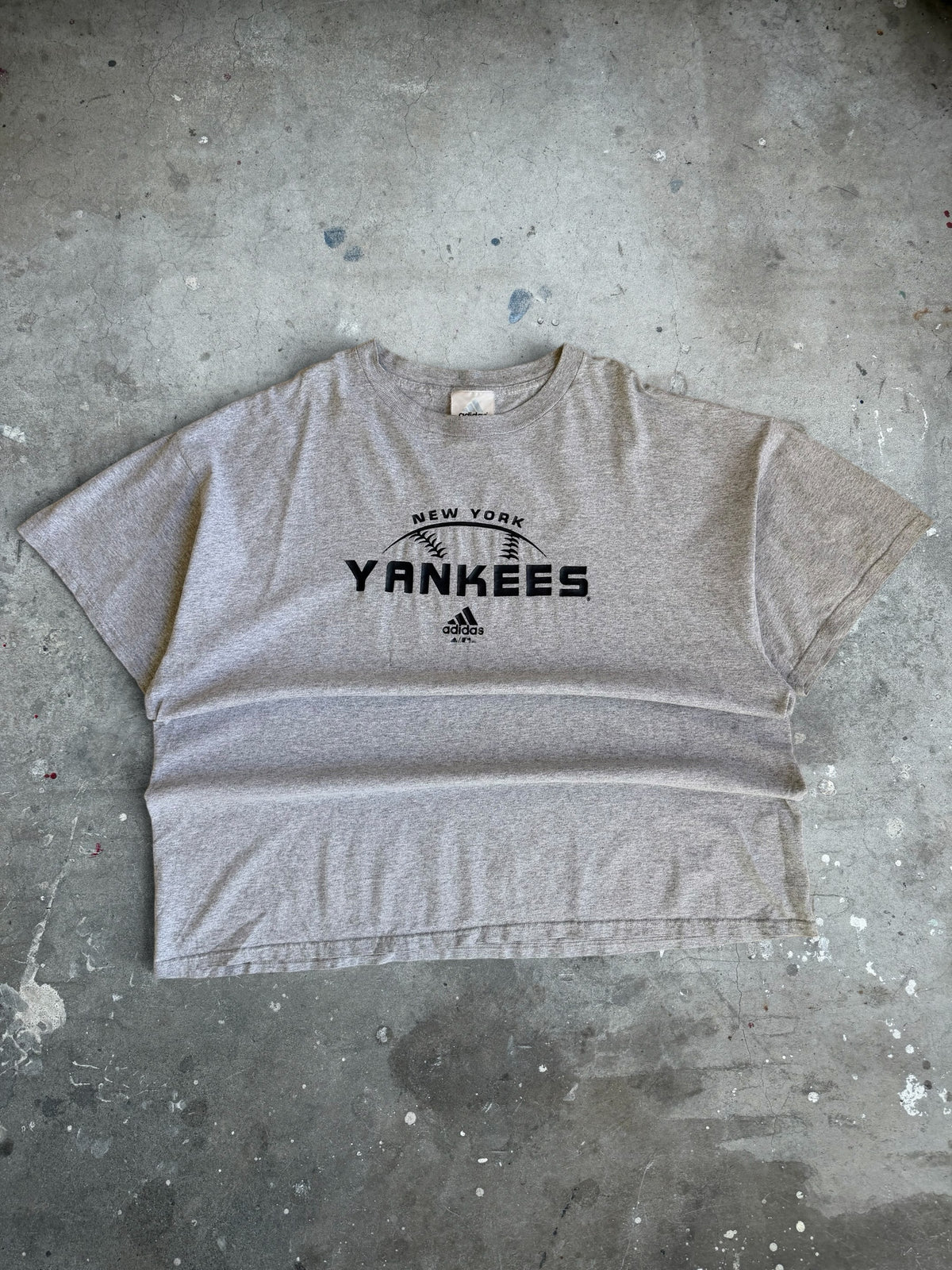 Adidas Yankees Tshirt - XL