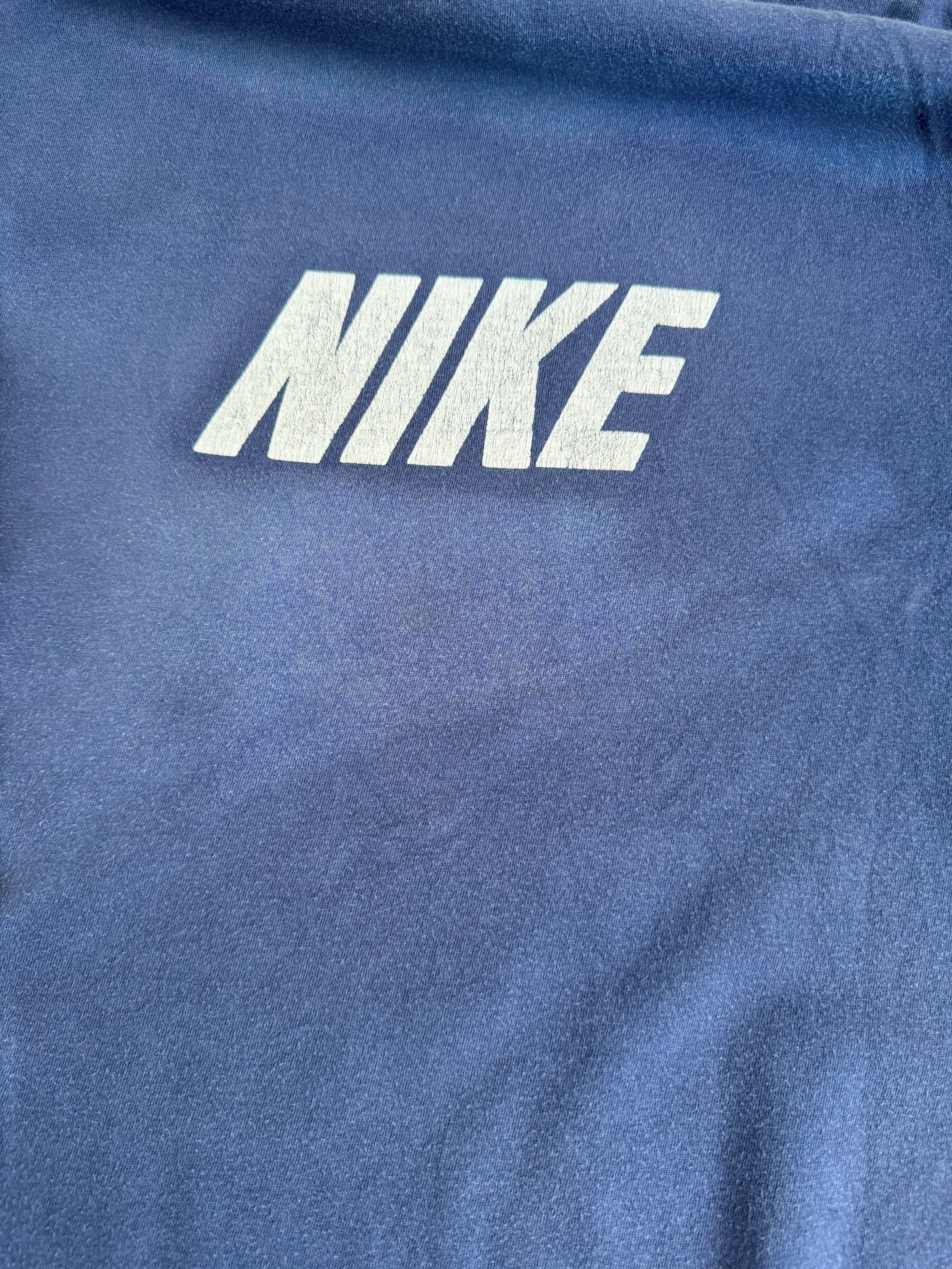 Navy Nike T-shirt - M