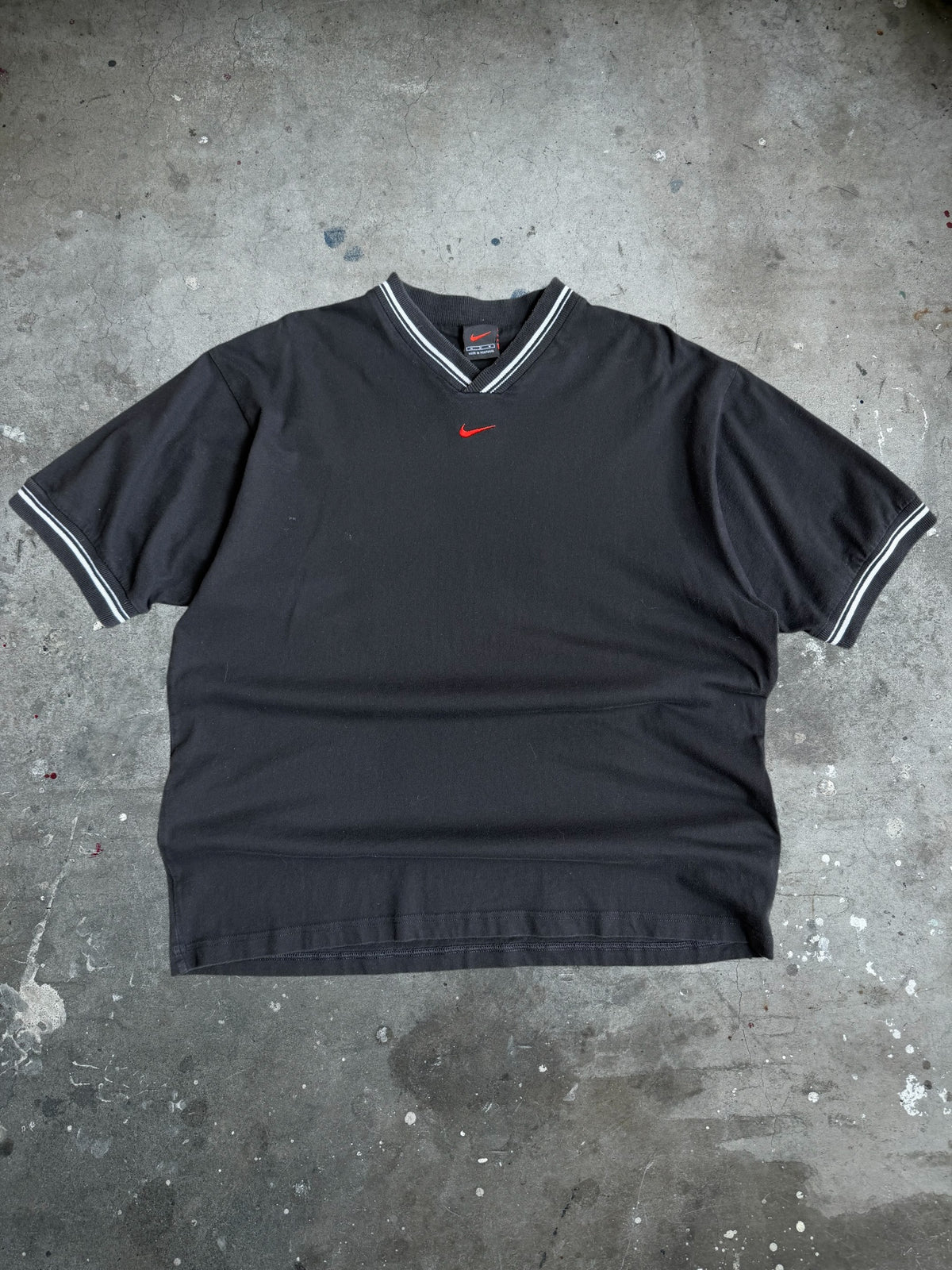 Black + Red Nike Centre Swoosh Tshirt - M