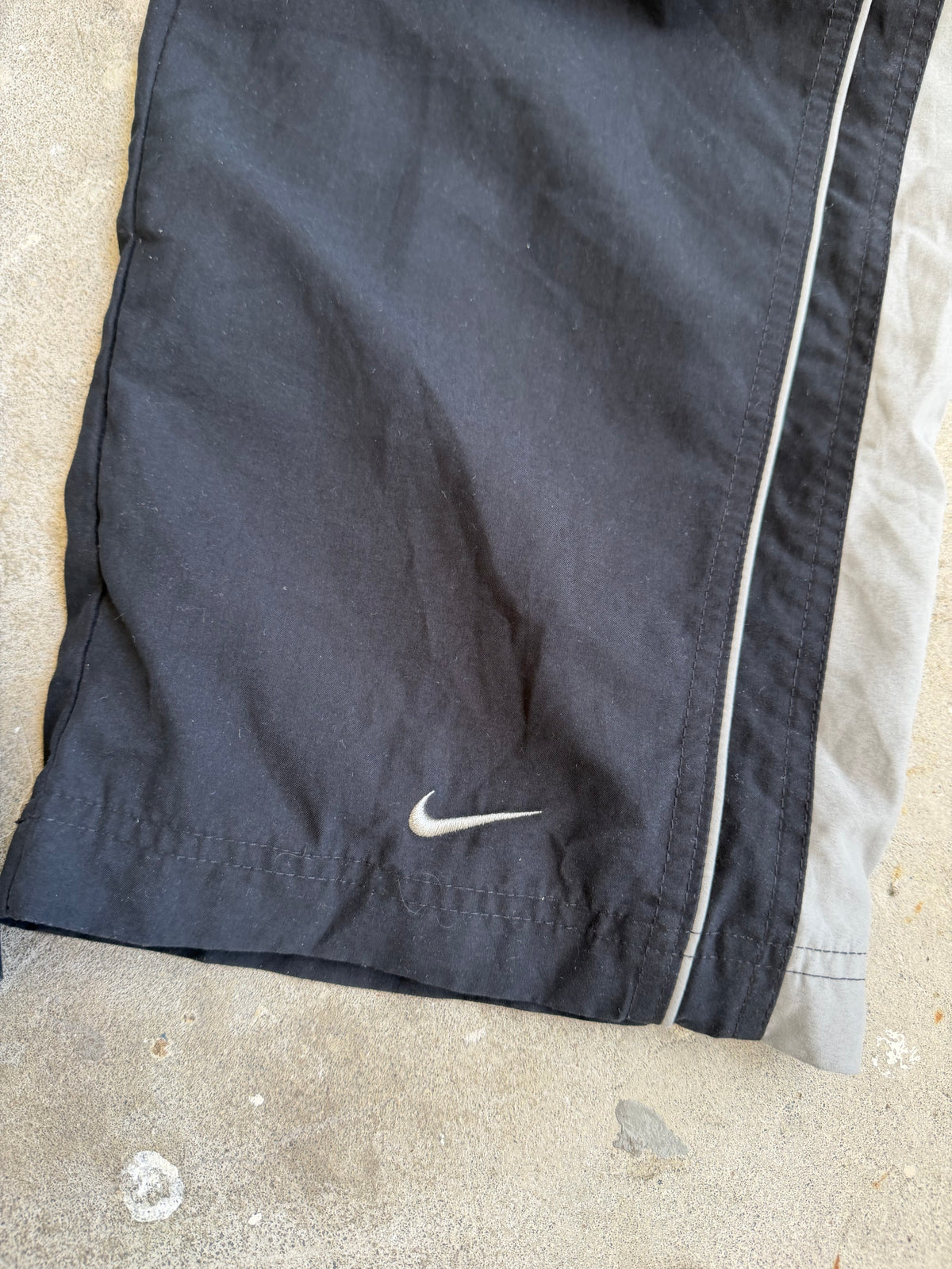 Black Nike Cargo Trackpants - L