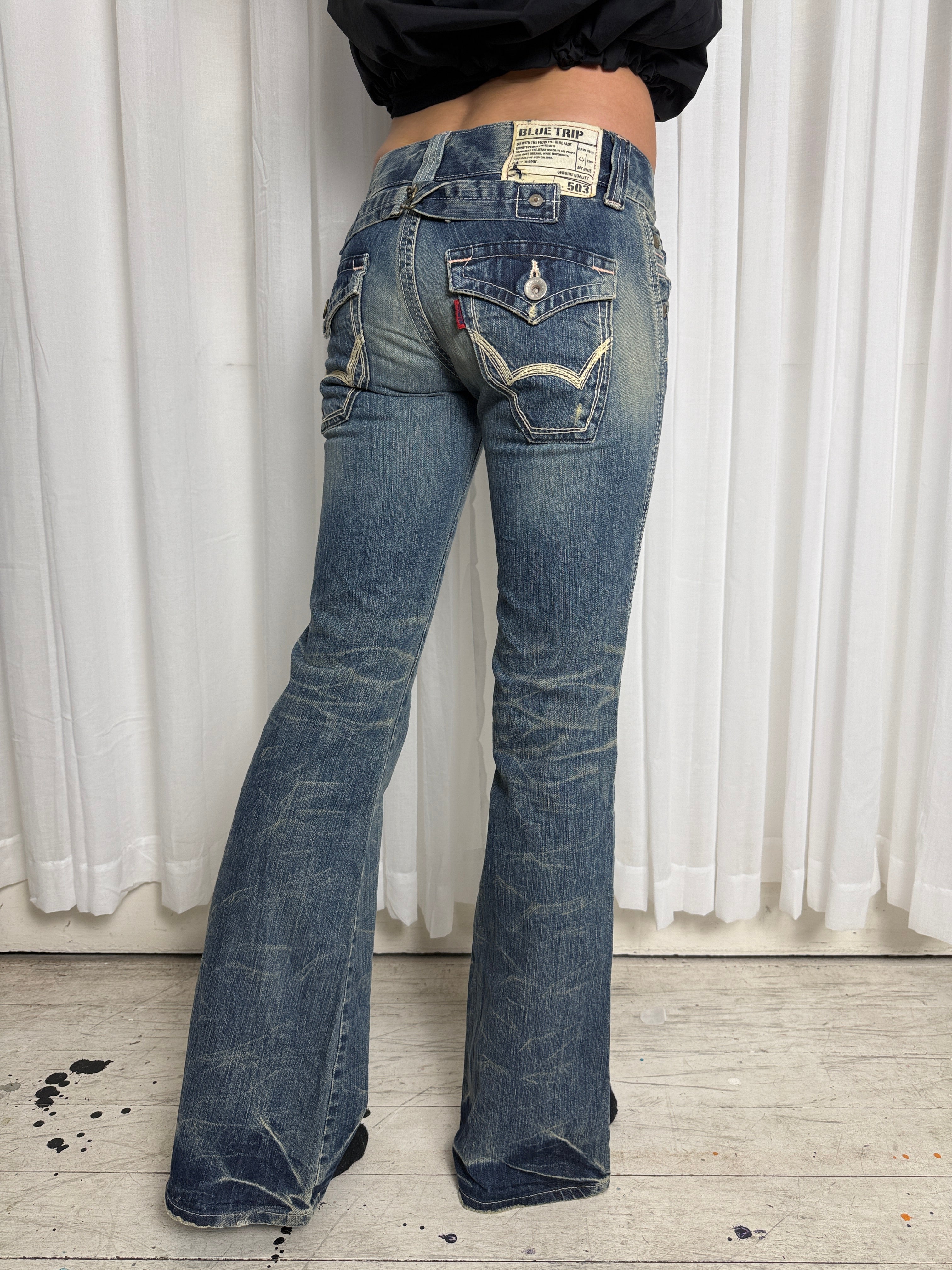 Low Rise Wash Jeans - XS