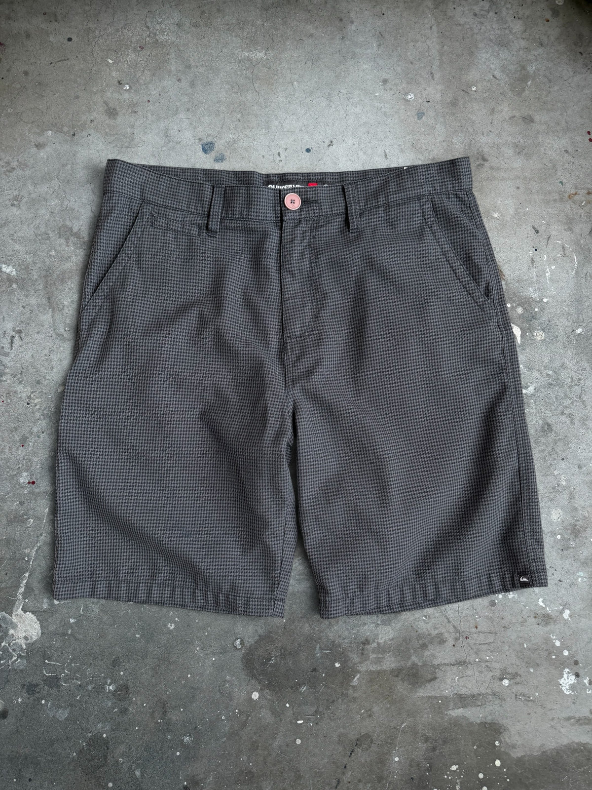 Checkered Quiksilver Shorts - 34”