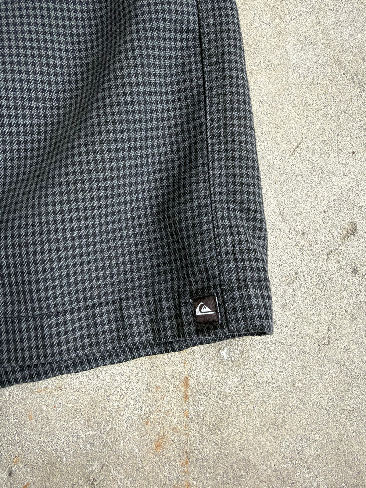 Checkered Quiksilver Shorts - 34”