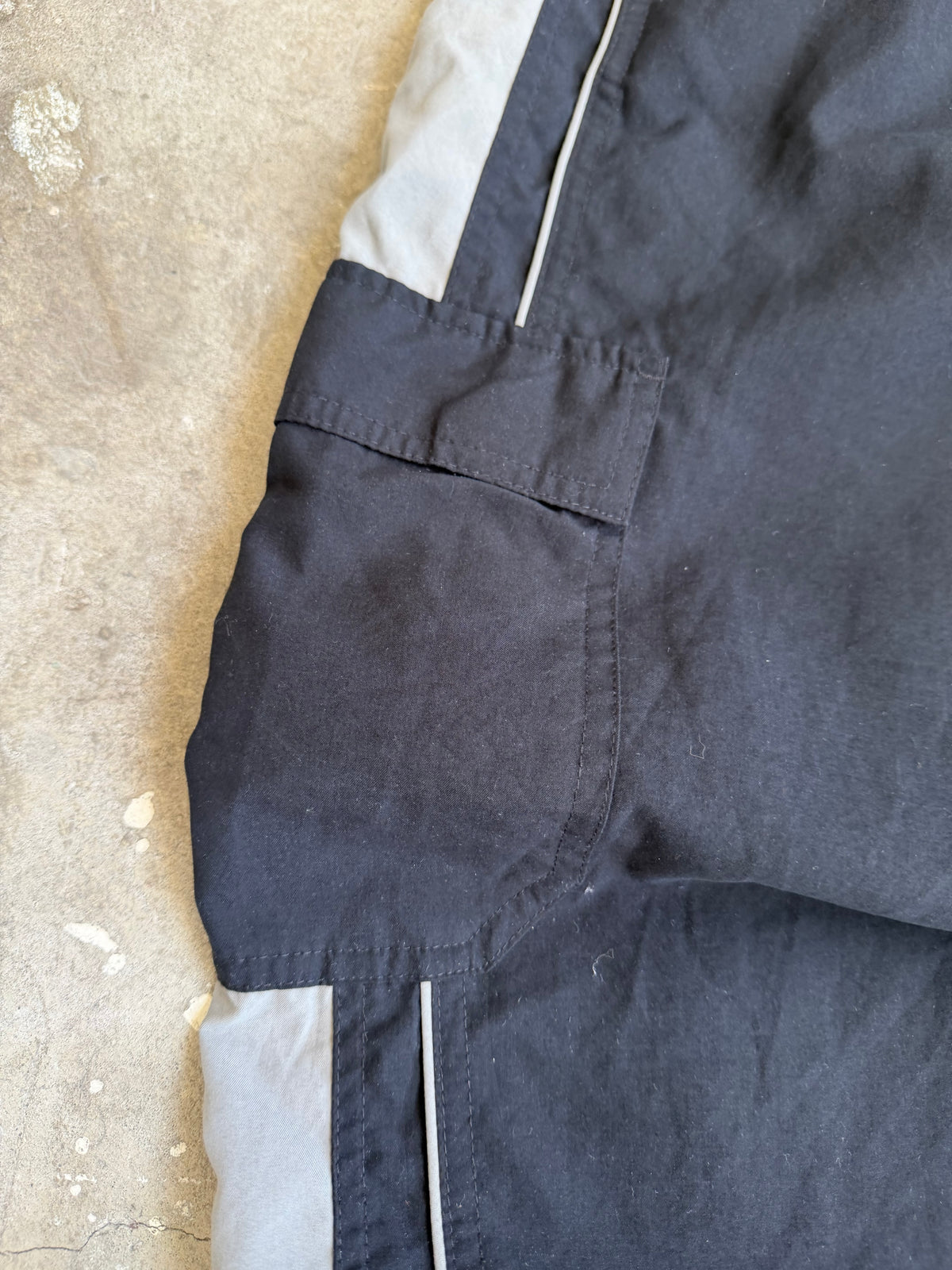 Black Nike Cargo Trackpants - L