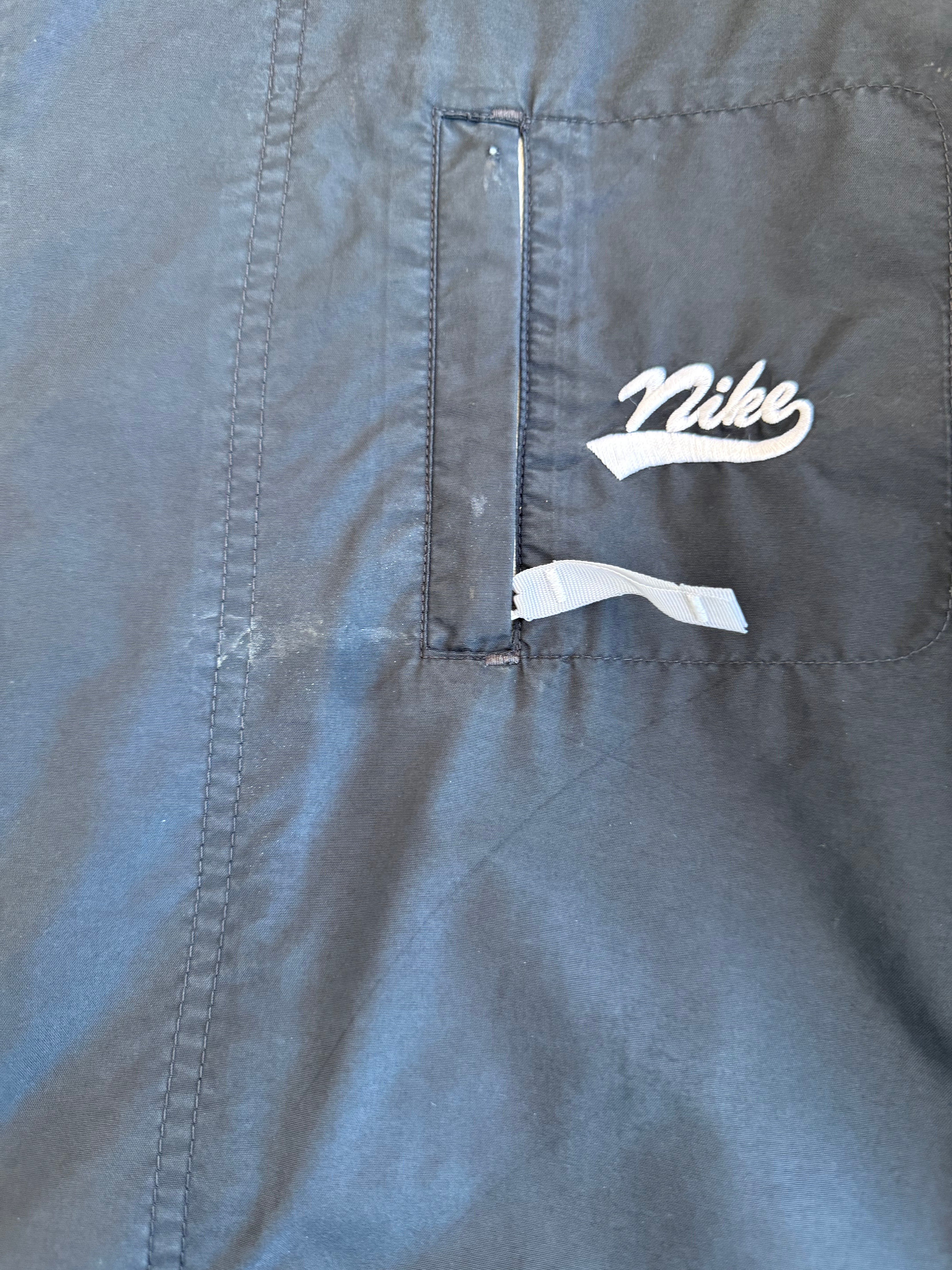 Black Nike Windbreaker - L