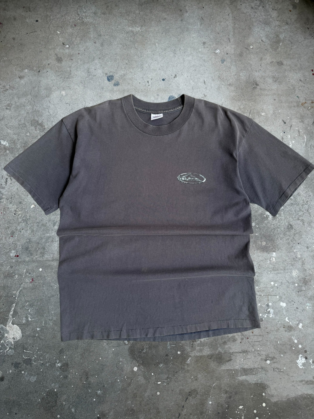 90s Quiksilver Graphic Shield Tshirt - L