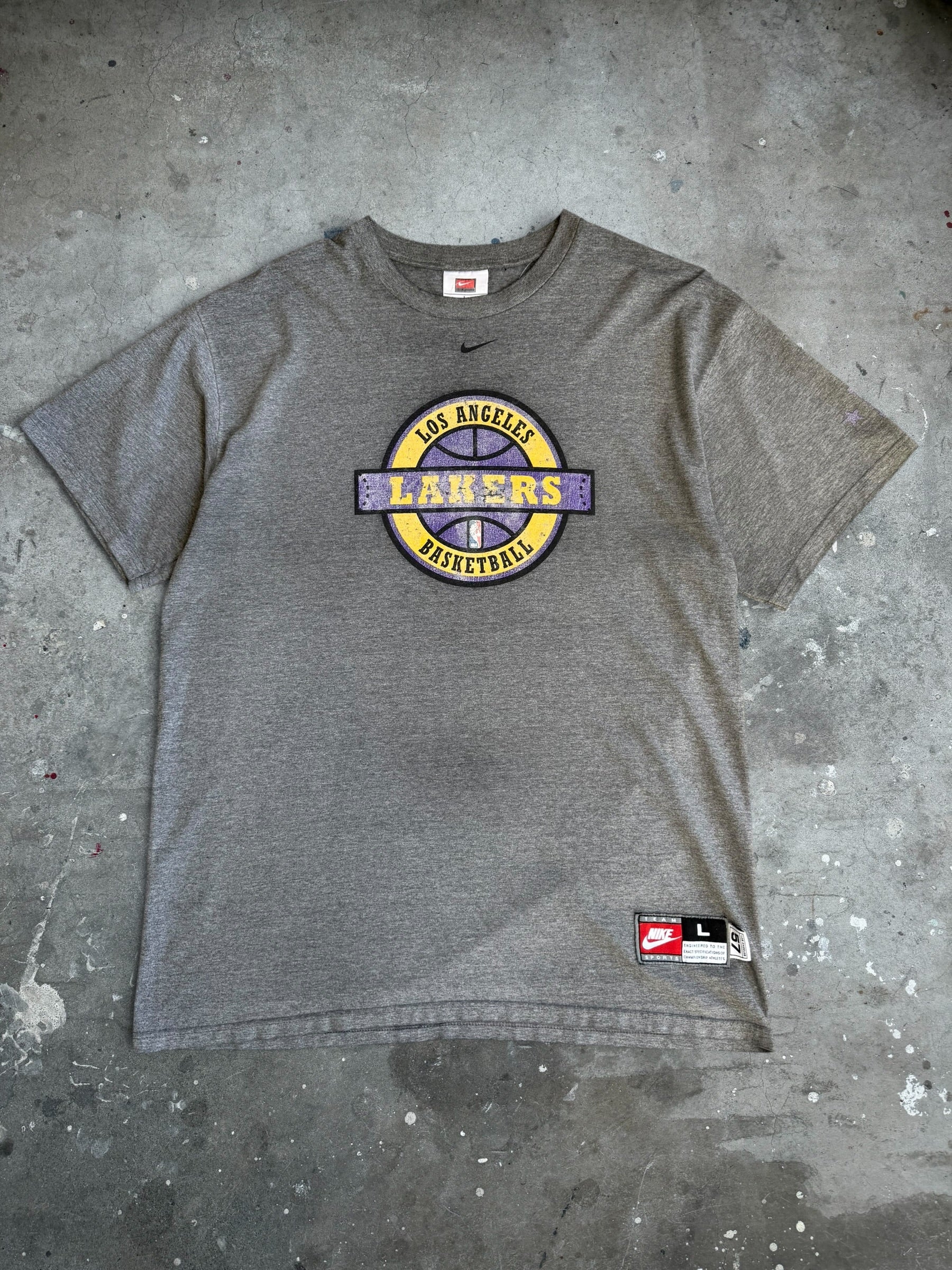 Lakers Nike Tshirt - XL
