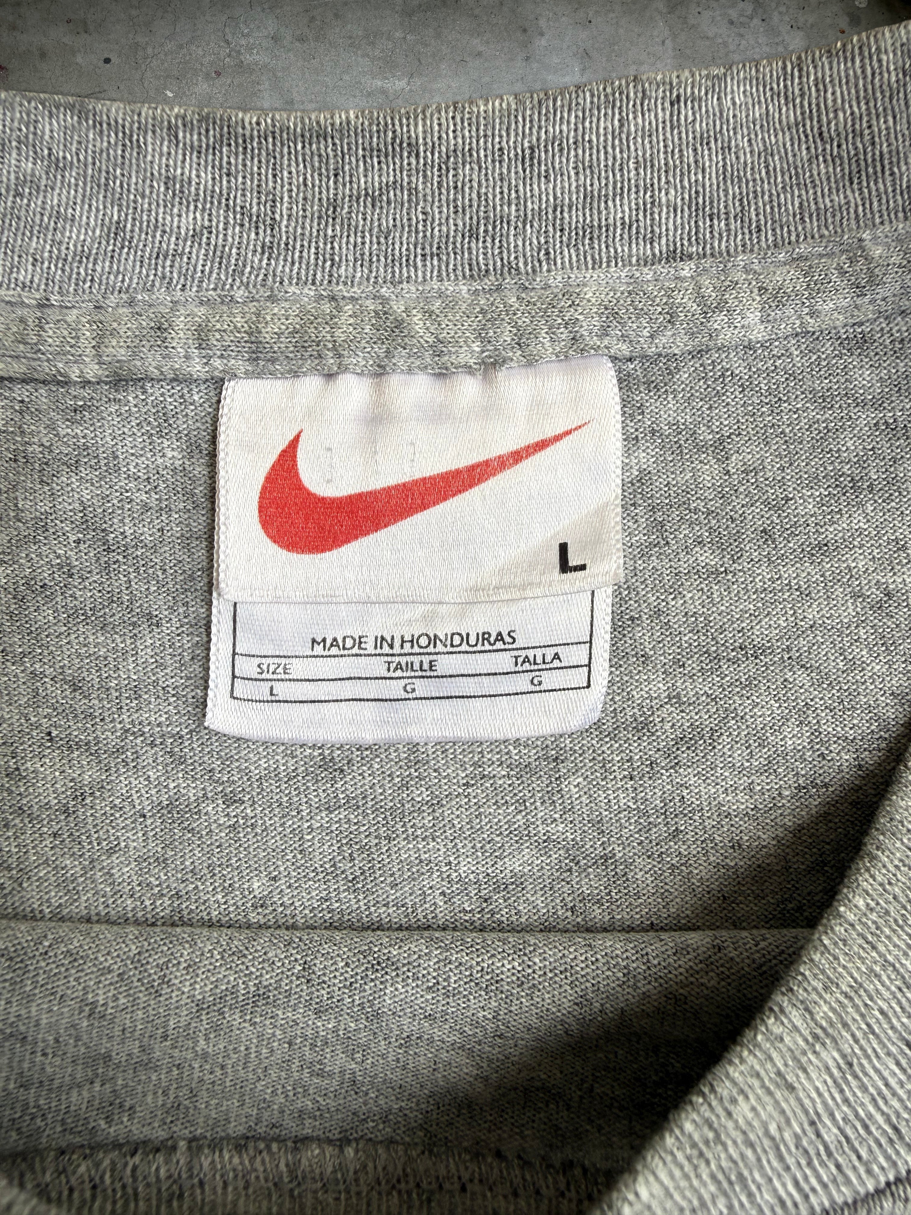 Nike Circle logo Tshirt - L