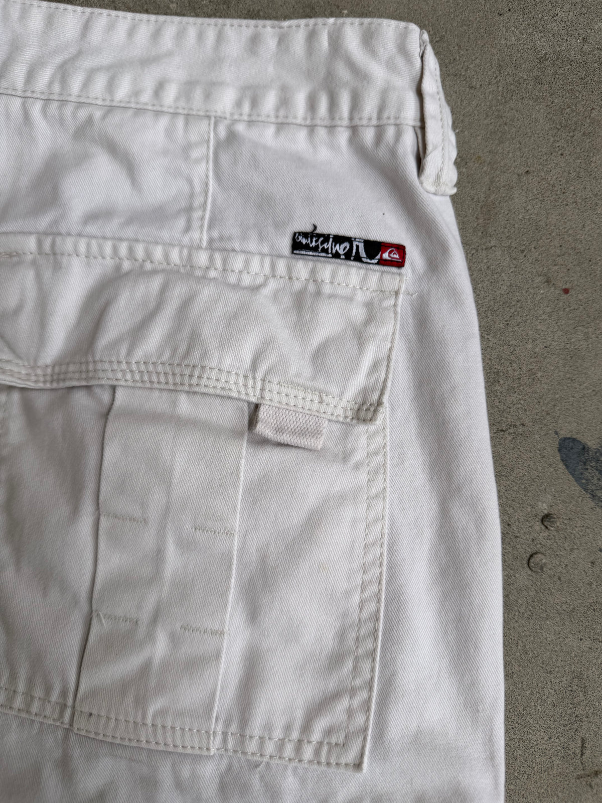 Cream Quiksilver Cargo Shorts - 30”
