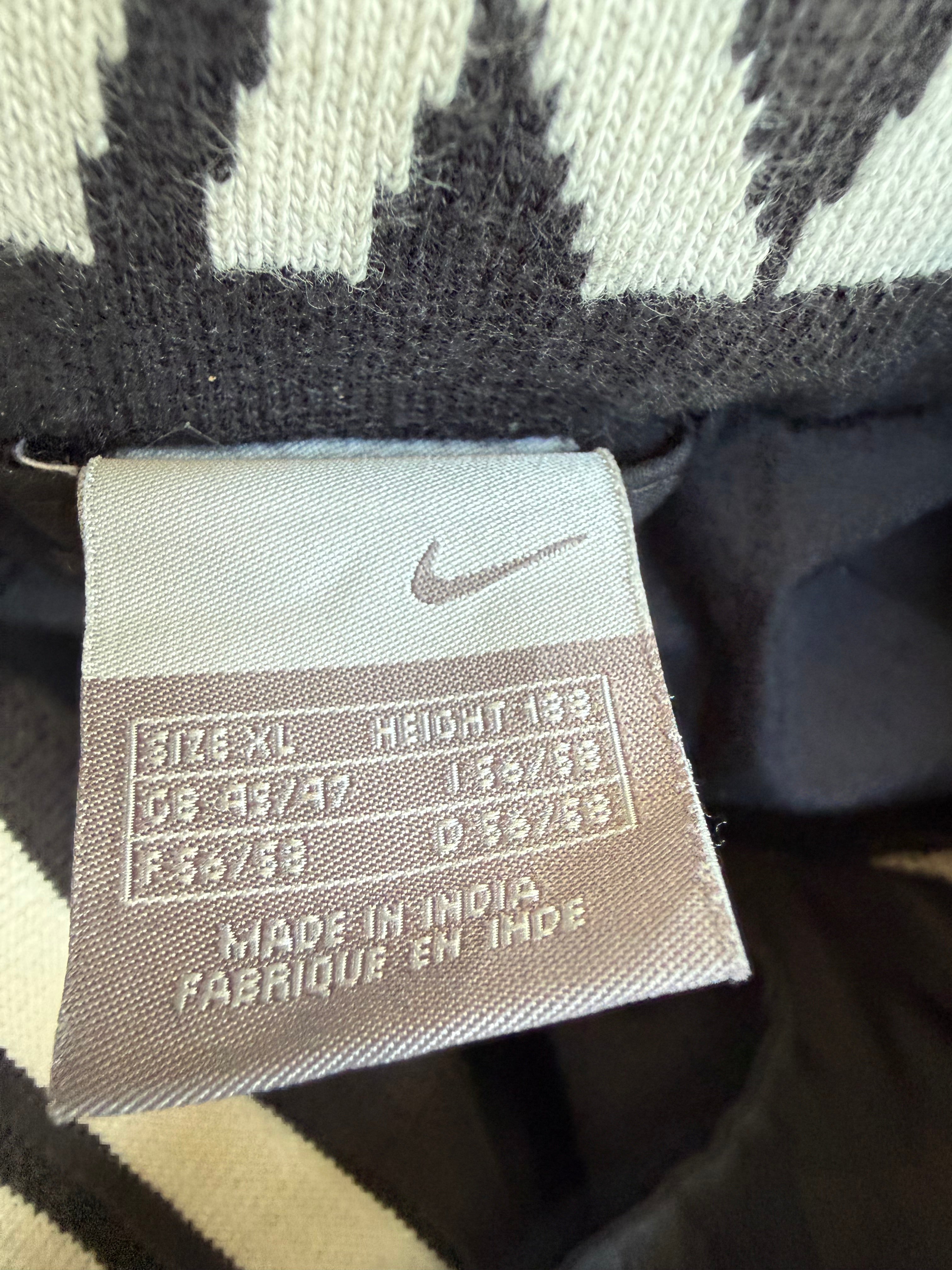 Black Nike Hooded Spray Jacket - XL