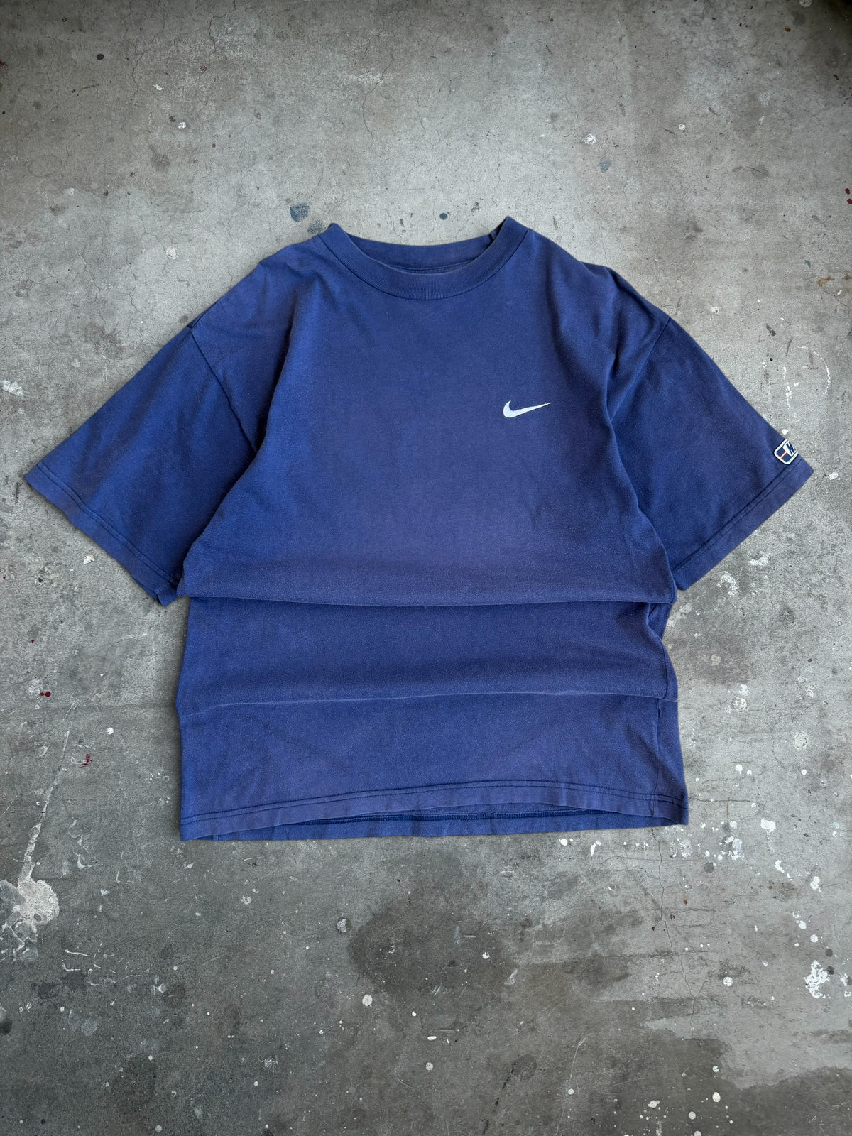 Navy Nike T-shirt - M