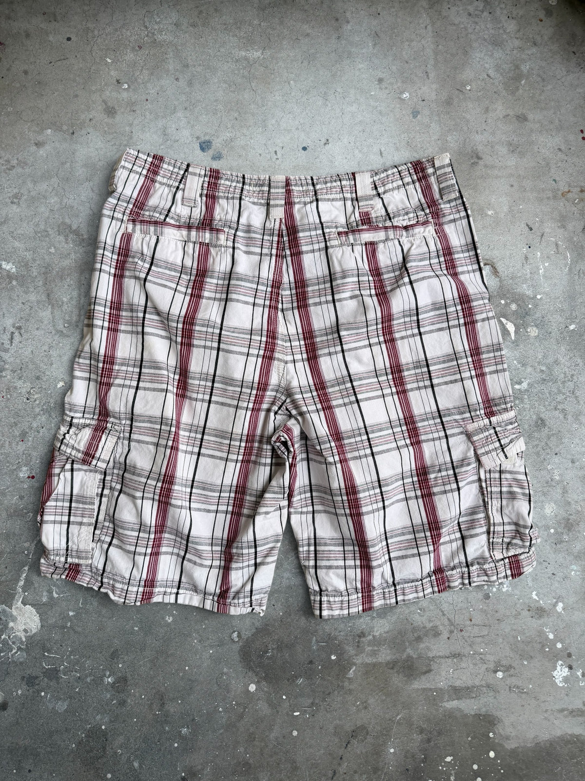 Plaid Wrangler Cargo Shorts - 34”