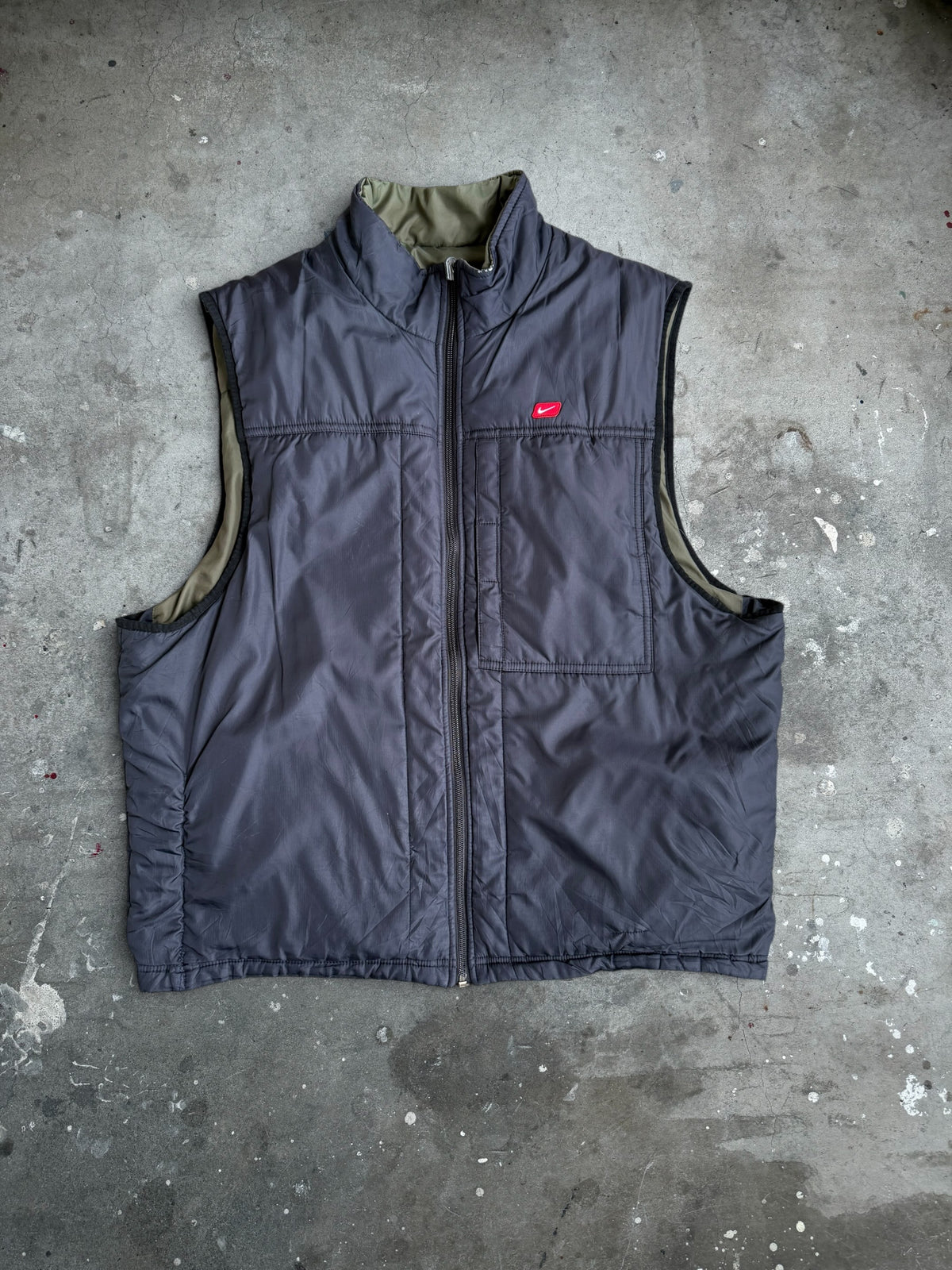 Reversible Nike Puffer Vest - L