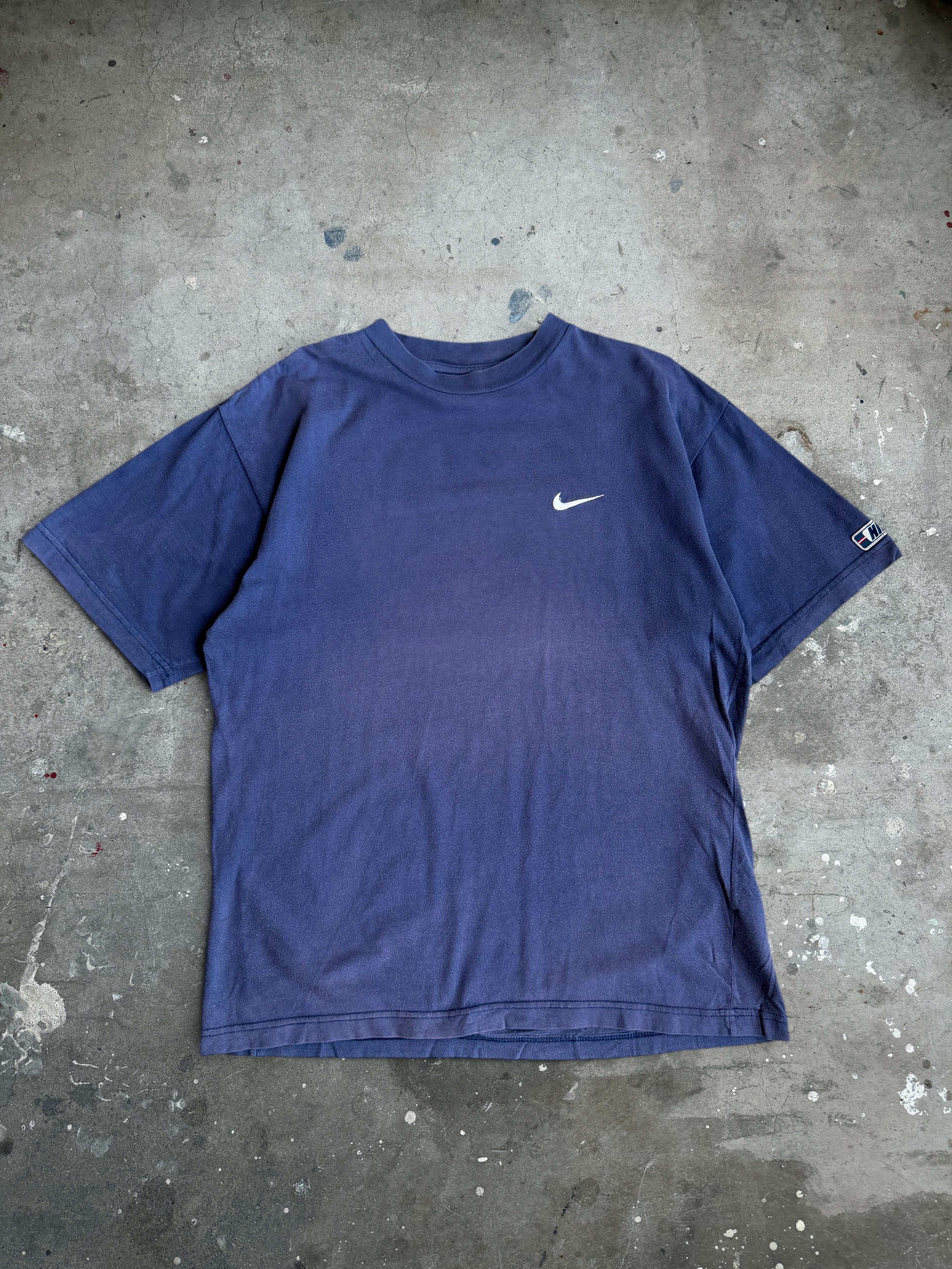 Navy Nike T-shirt - M