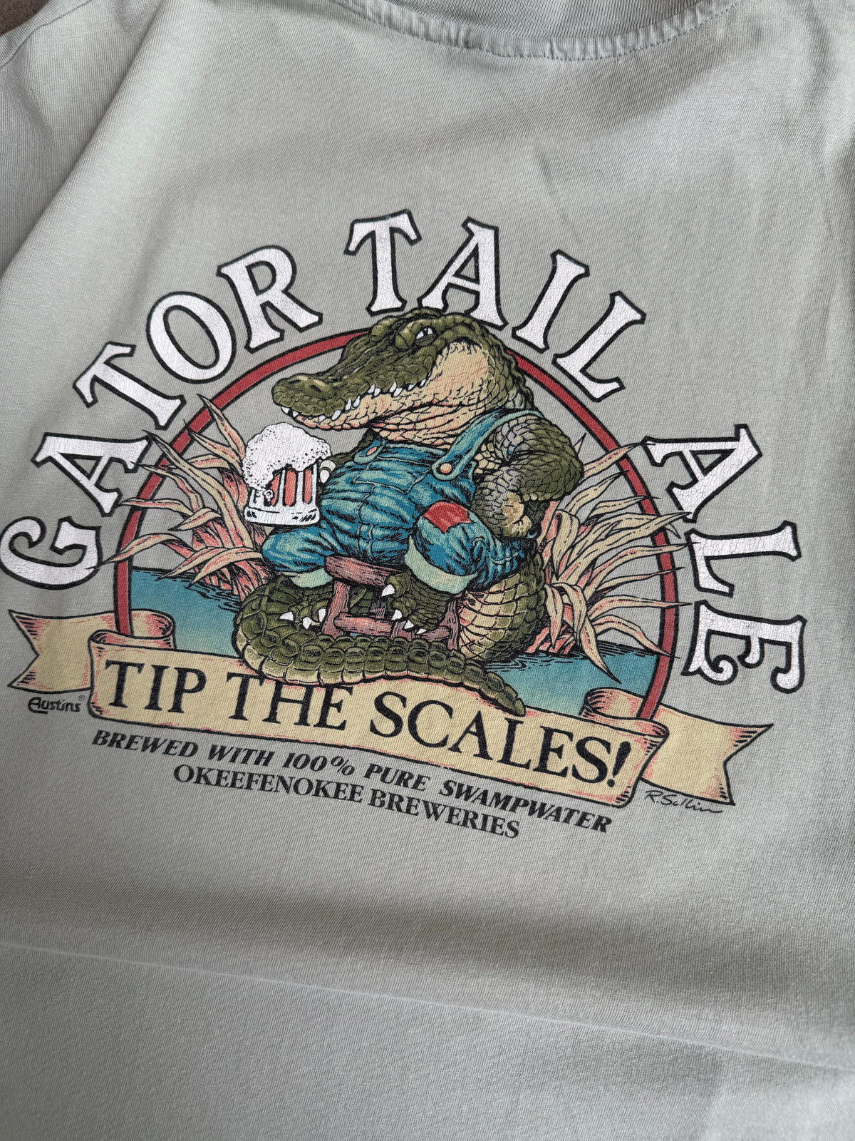 Gator Tail Ale Graphic Tshirt - L