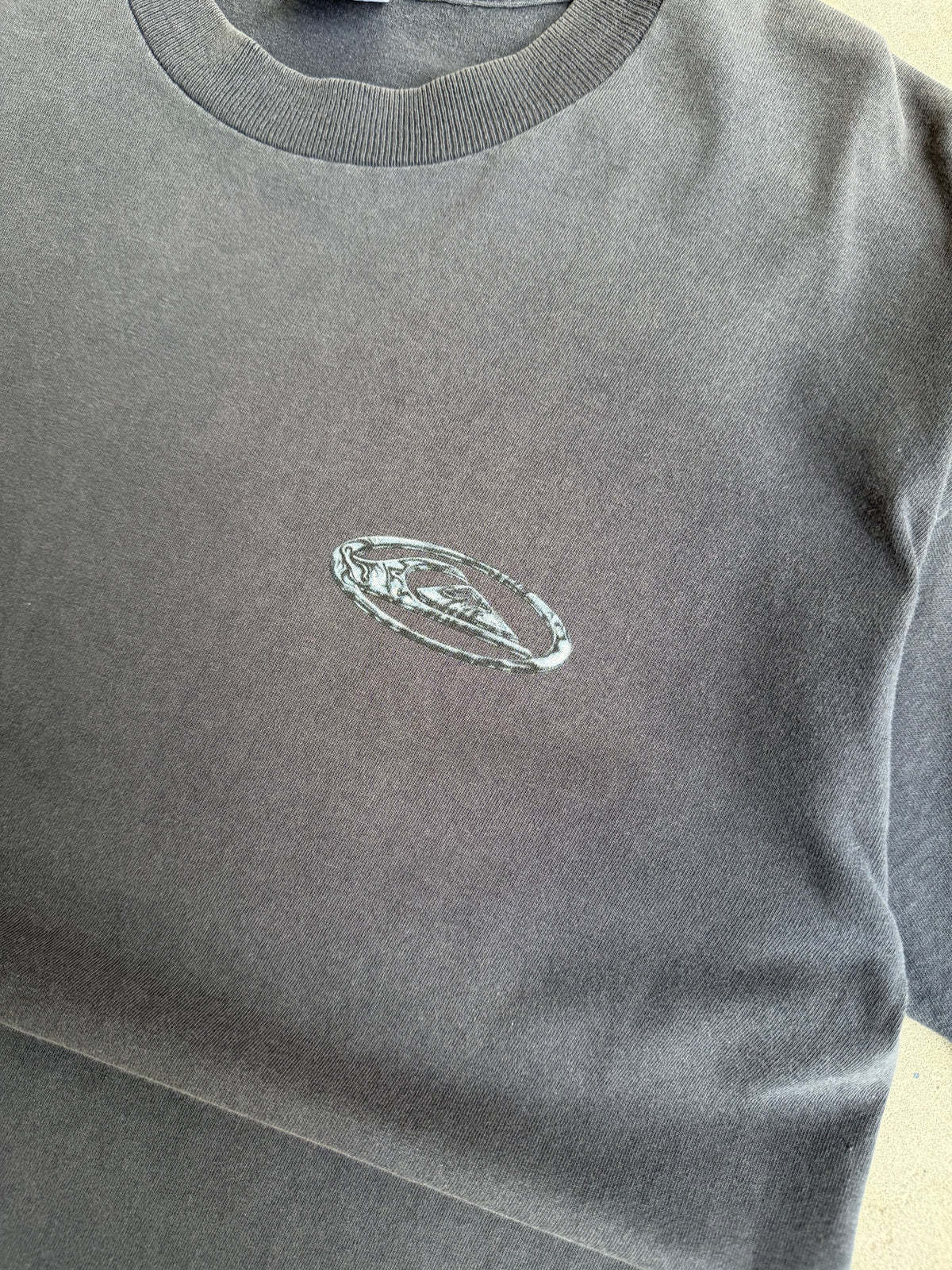 90s Quiksilver Graphic Shield Tshirt - L