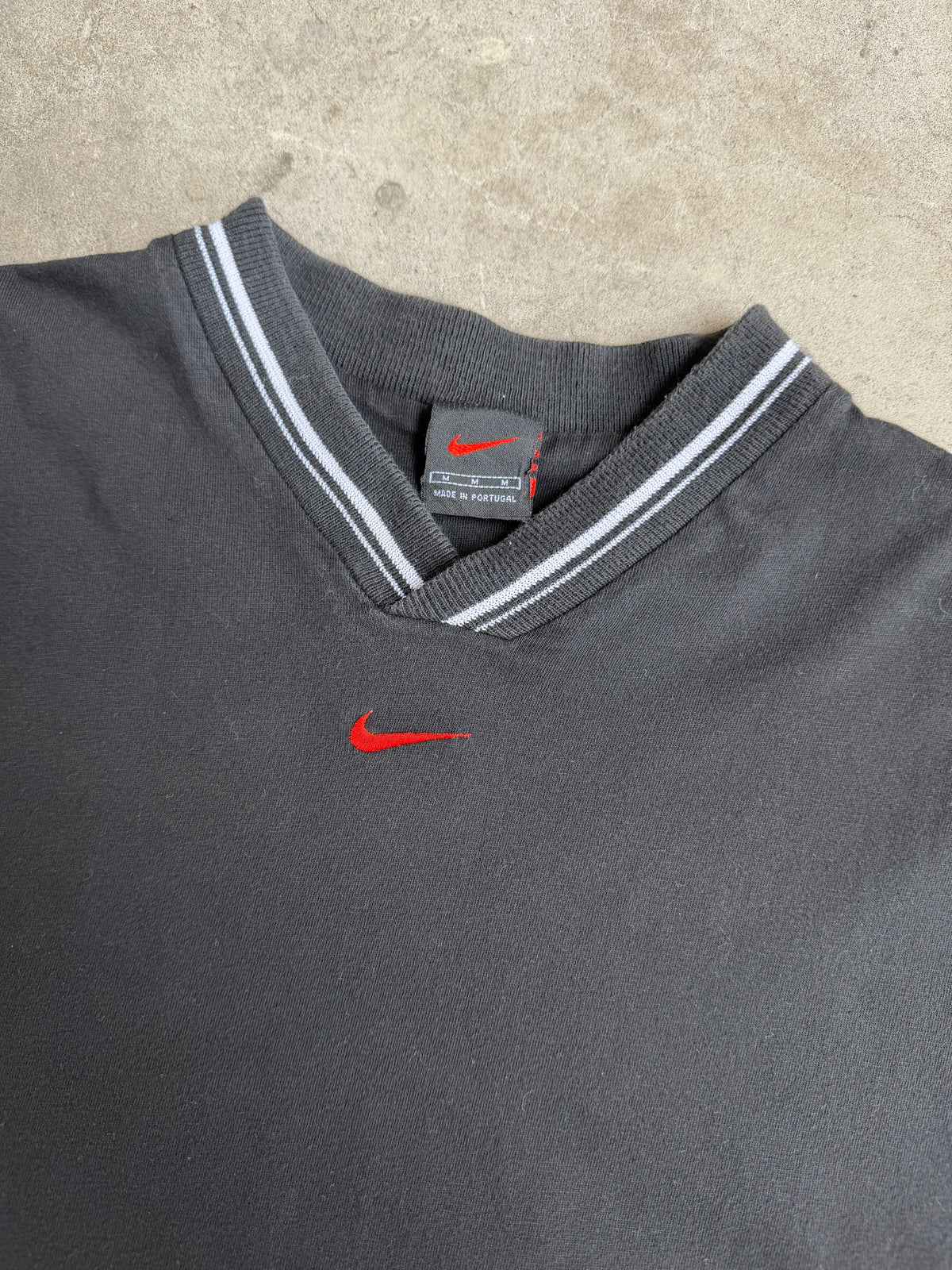 Black + Red Nike Centre Swoosh Tshirt - M