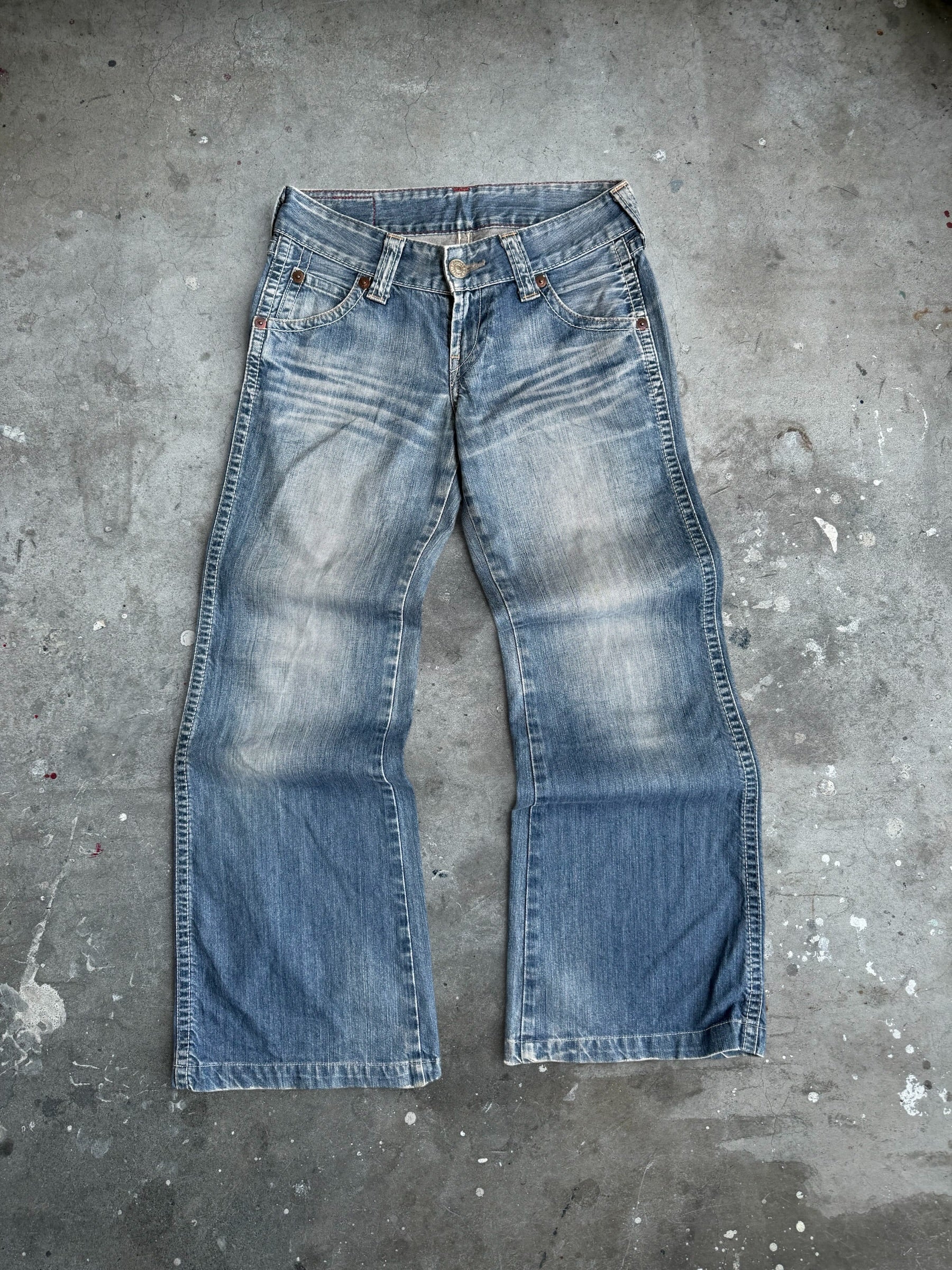Levi Low Rise Jeans - 27”