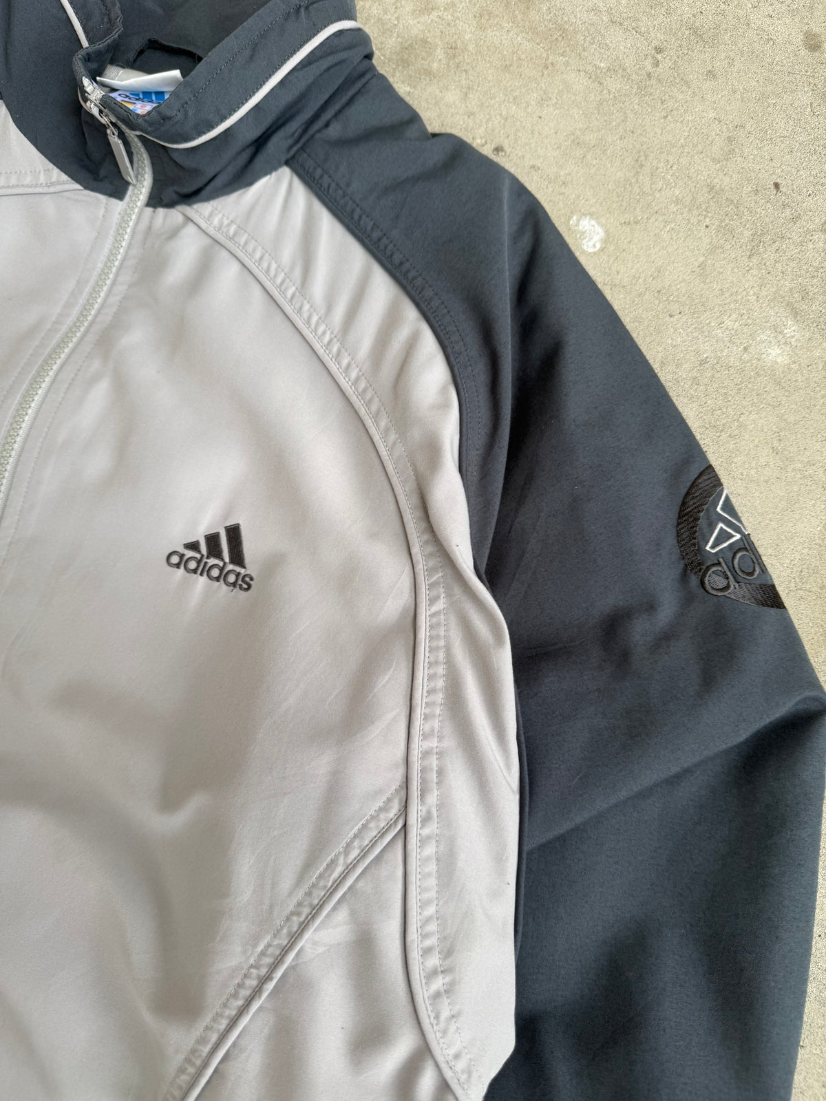 Two Toned Adidas Spray Jacket - L